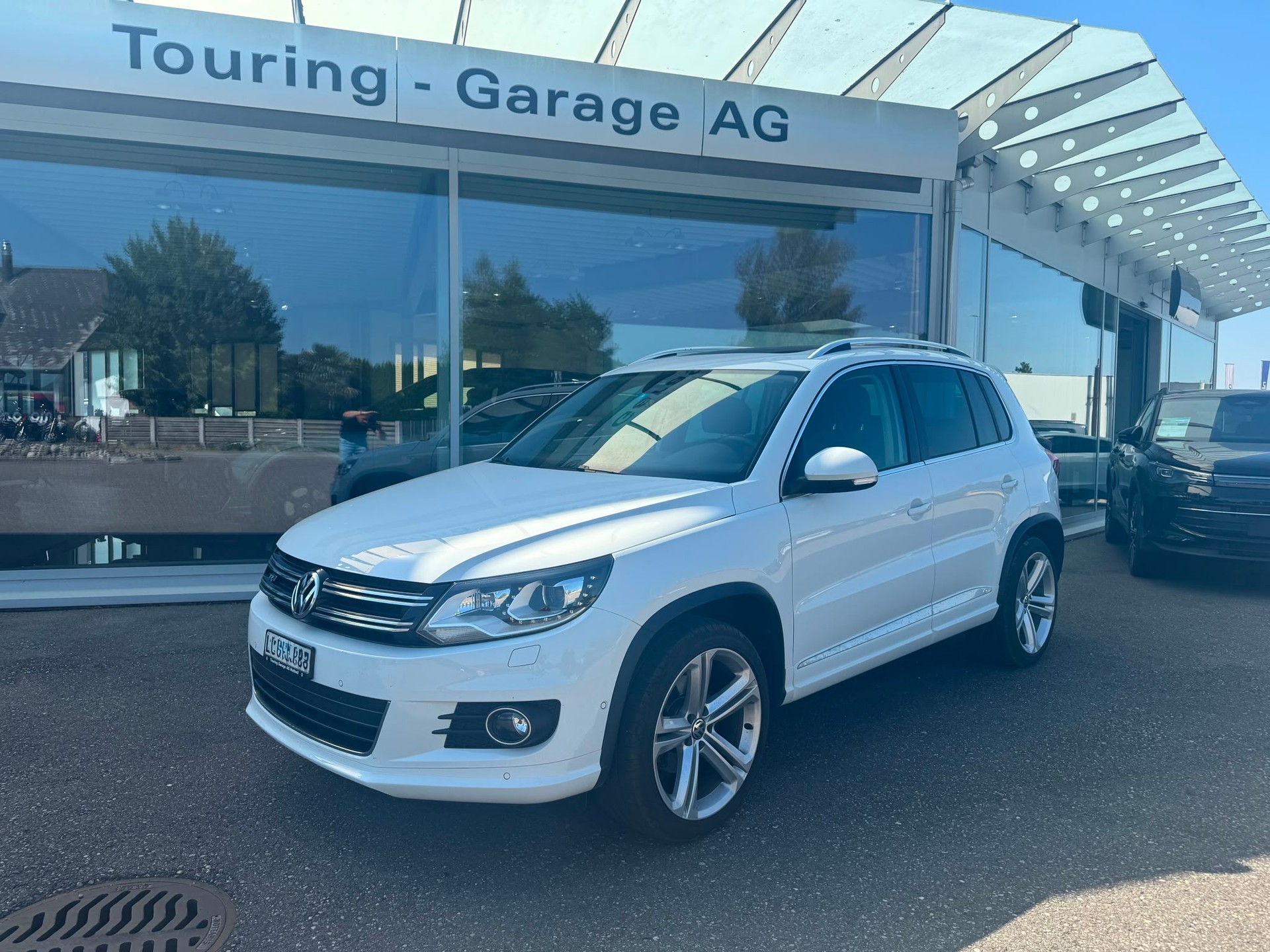 VW Tiguan 2.0 TDI BlueMotion Sport&Style 4Motion DSG R-Line 4x4-image-0