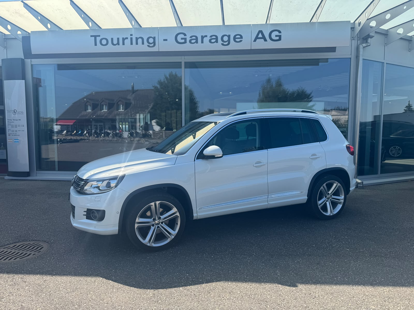VW Tiguan 2.0 TDI BlueMotion Sport&Style 4Motion DSG R-Line 4x4-image-1