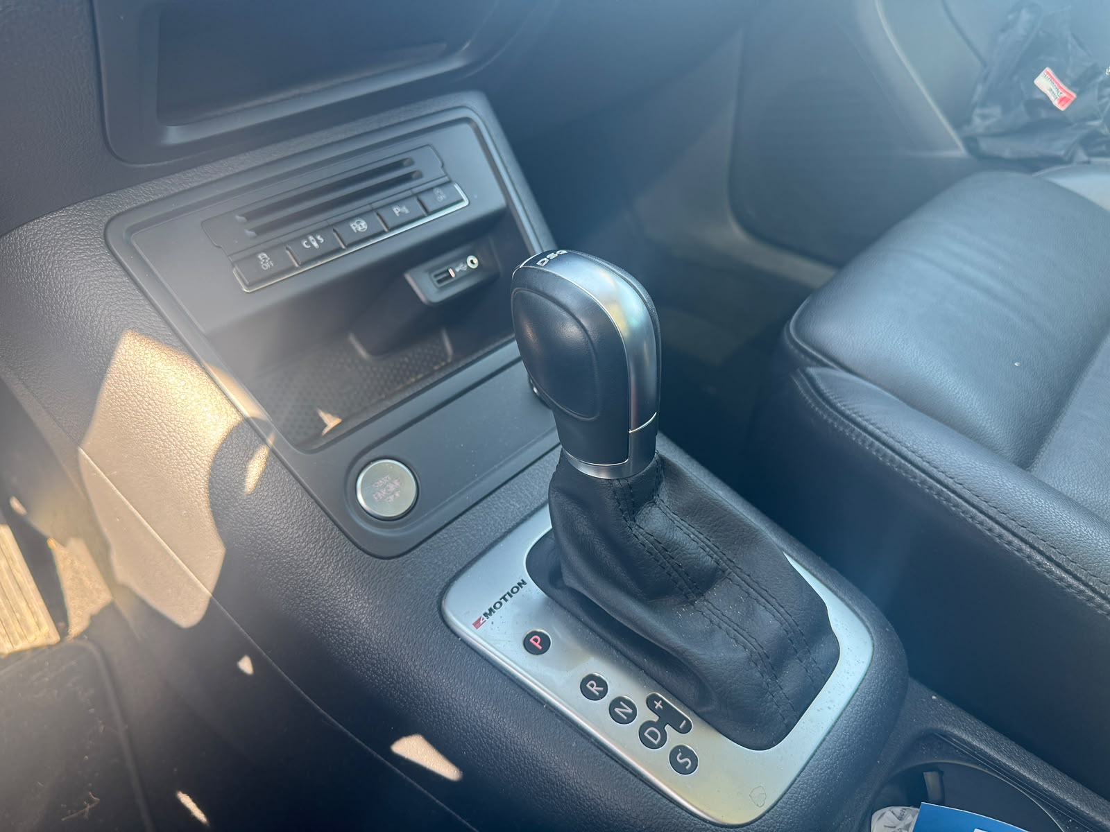 VW Tiguan 2.0 TDI BlueMotion Sport&Style 4Motion DSG R-Line 4x4-image-14