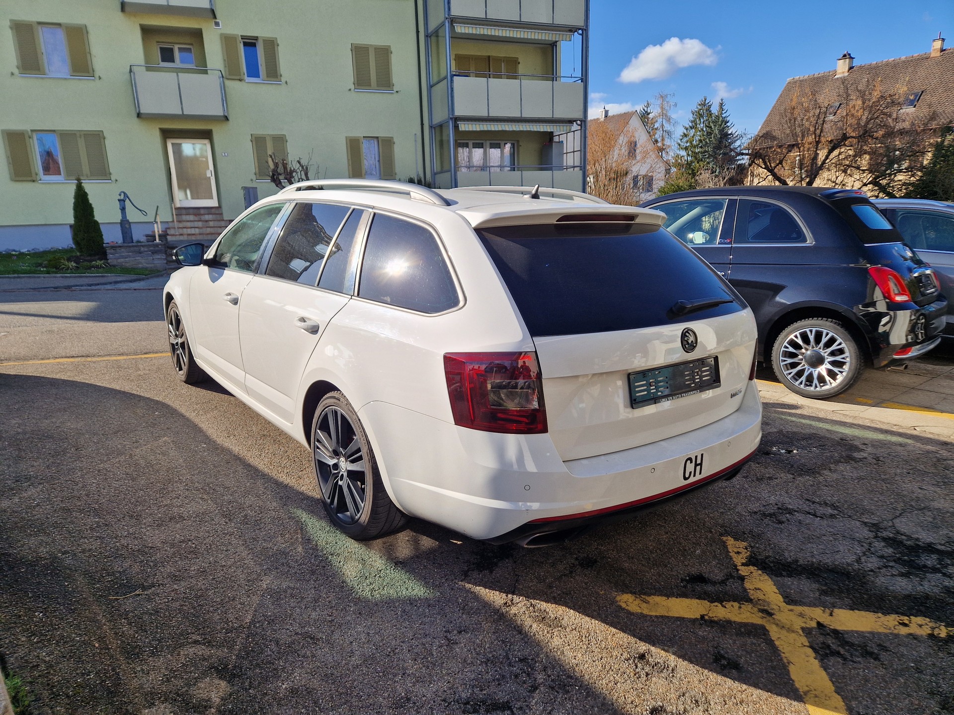 SKODA Octavia Combi 2.0 TSI RS DSG-image-1