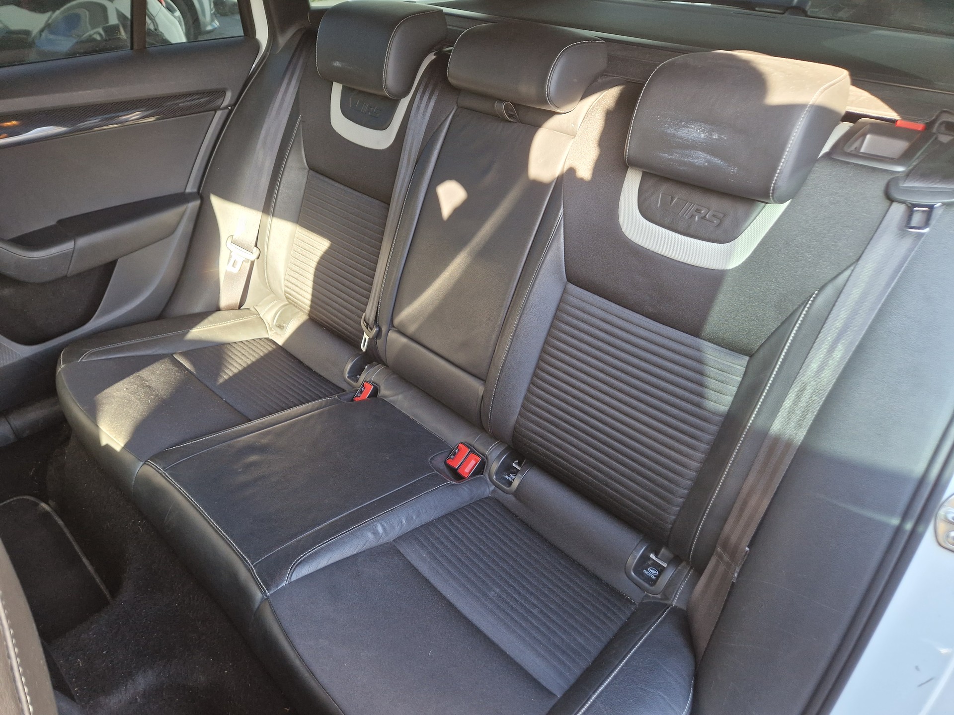 SKODA Octavia Combi 2.0 TSI RS DSG-image-5