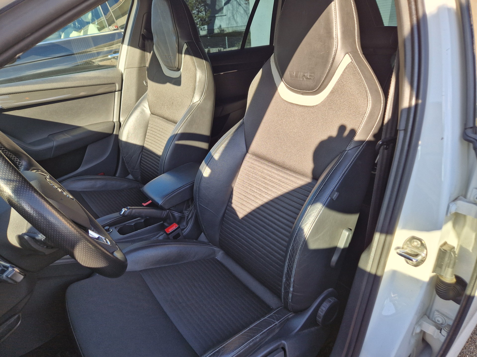 SKODA Octavia Combi 2.0 TSI RS DSG-image-6