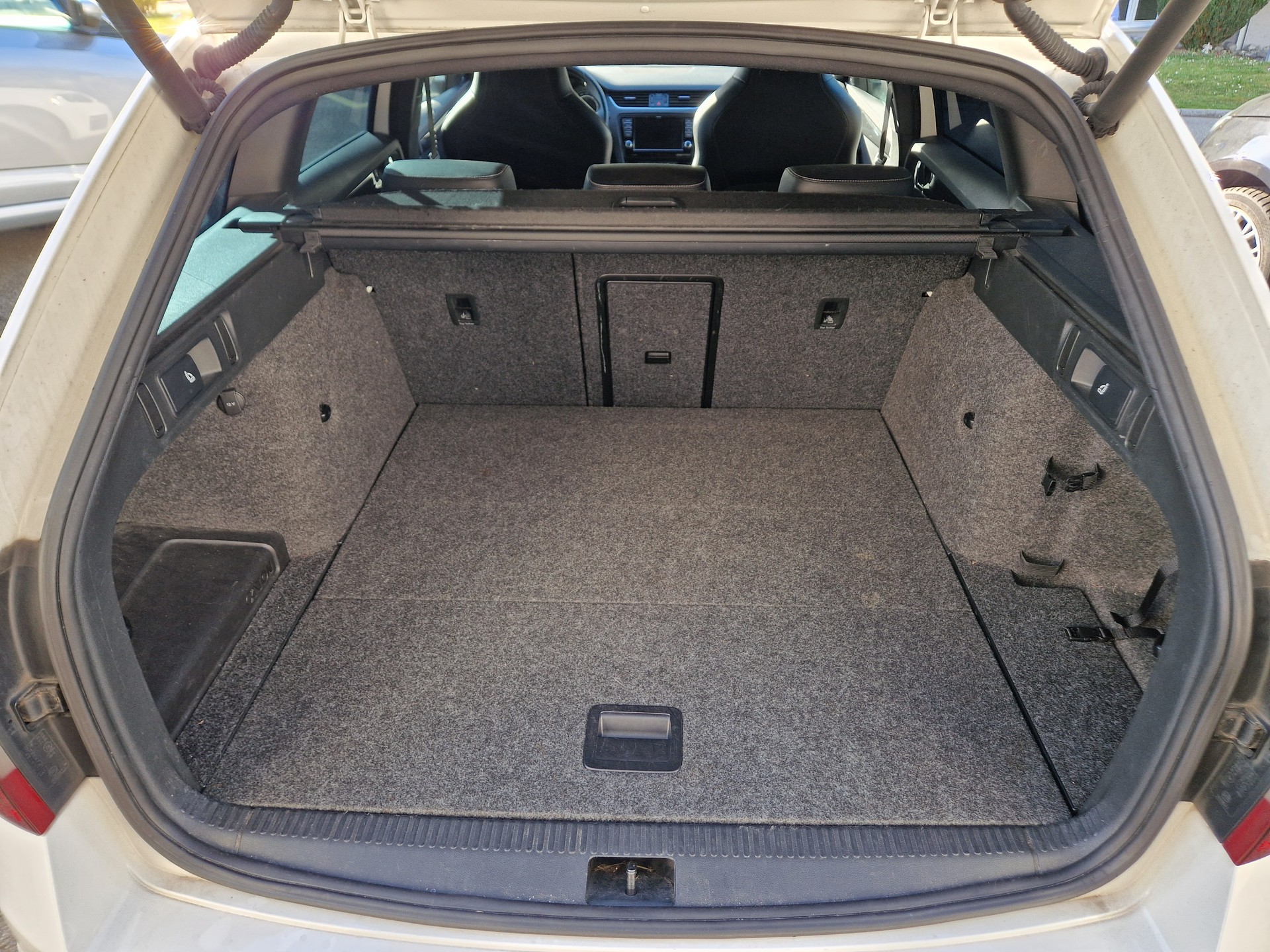 SKODA Octavia Combi 2.0 TSI RS DSG-image-4