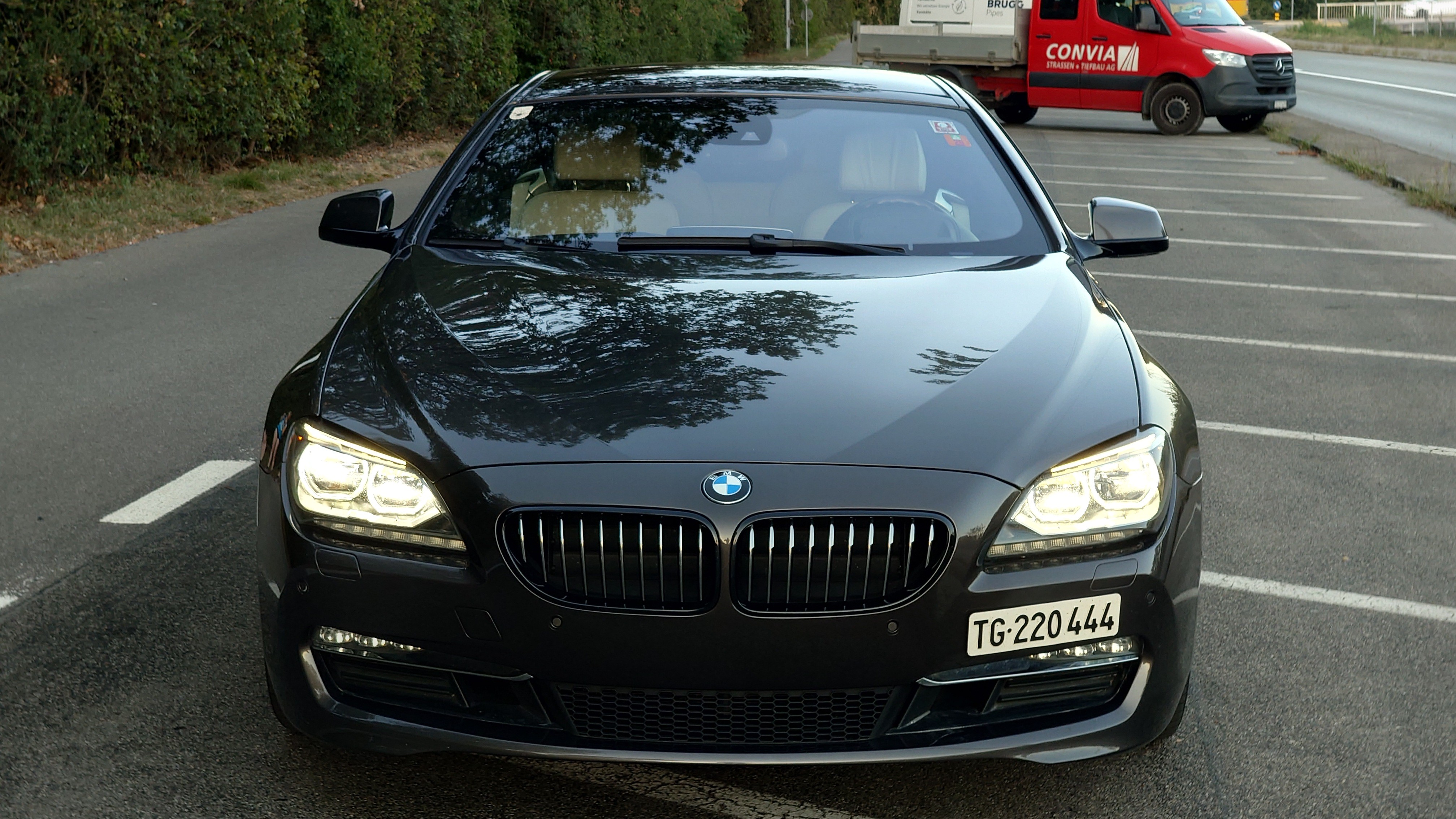 Car photo