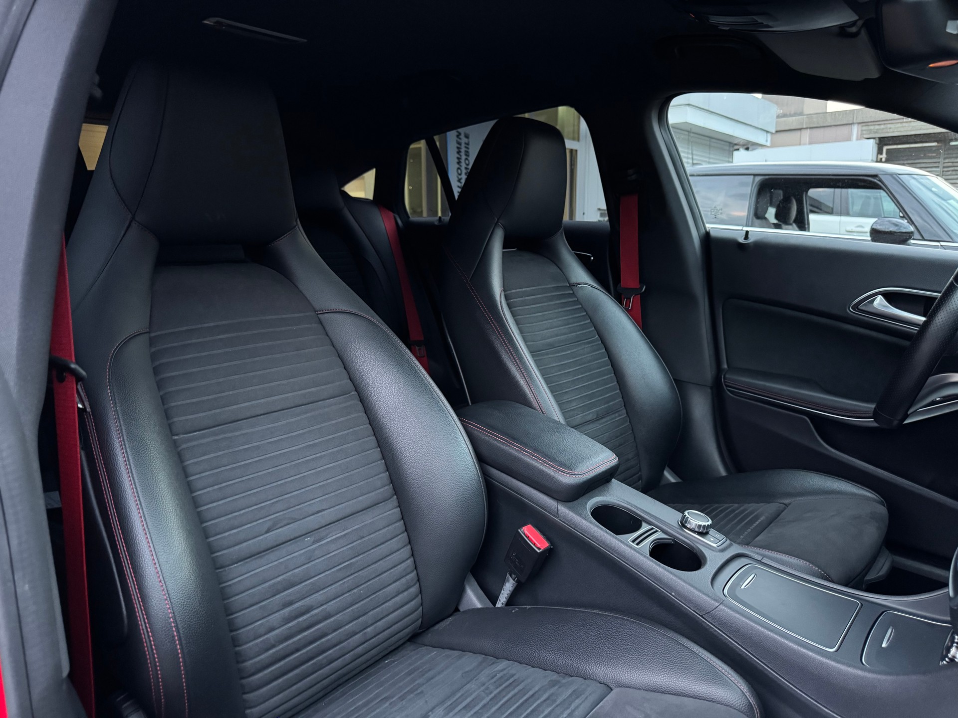 MERCEDES-BENZ CLA Shooting Brake 250 Sport 4Matic 7G-DCT-image-13