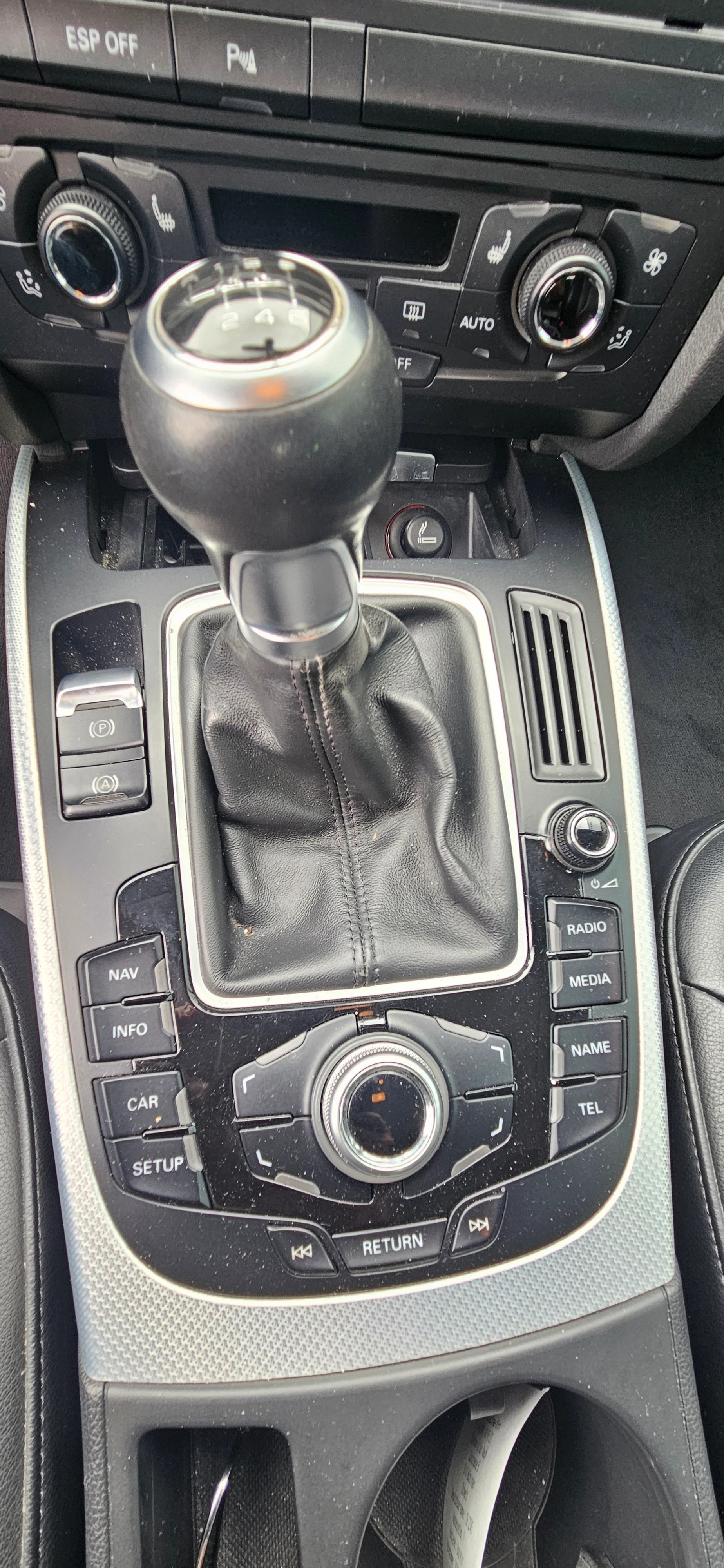 AUDI A4 Limousine 3.0 TDI quattro-image-12