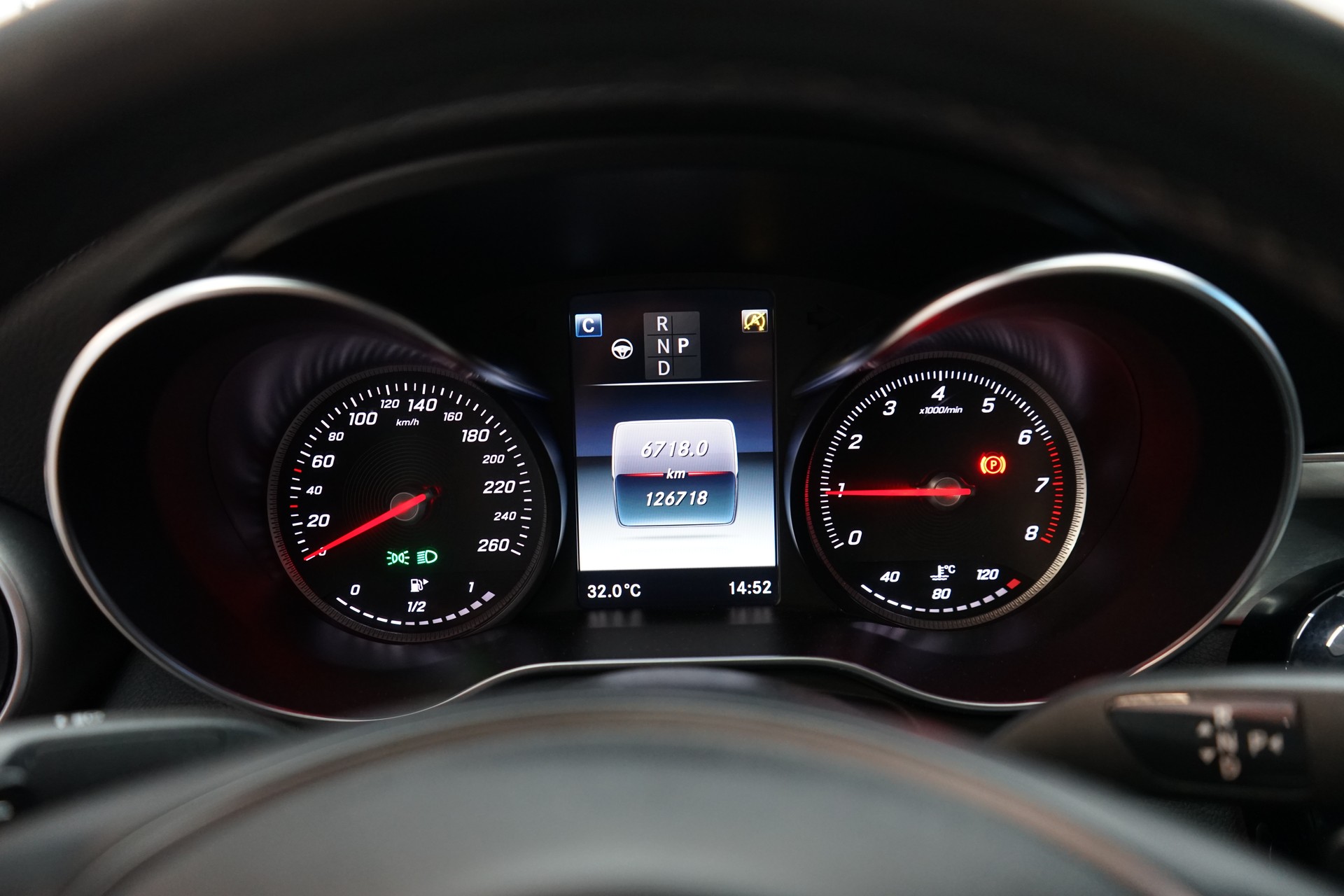 MERCEDES-BENZ GLC Coupé 250 AMG Line 4Matic 9G-Tronic-image-11
