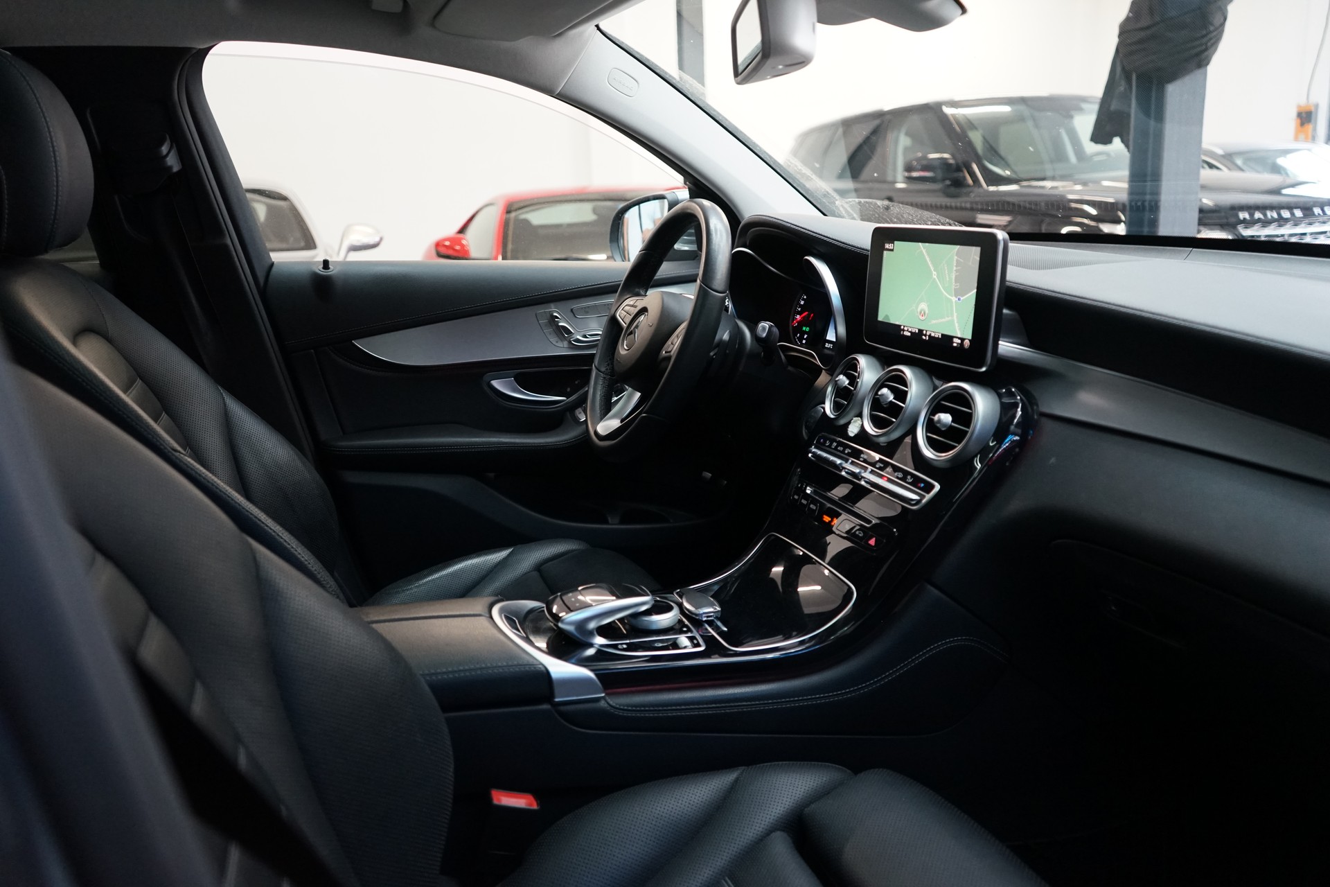 MERCEDES-BENZ GLC Coupé 250 AMG Line 4Matic 9G-Tronic-image-4