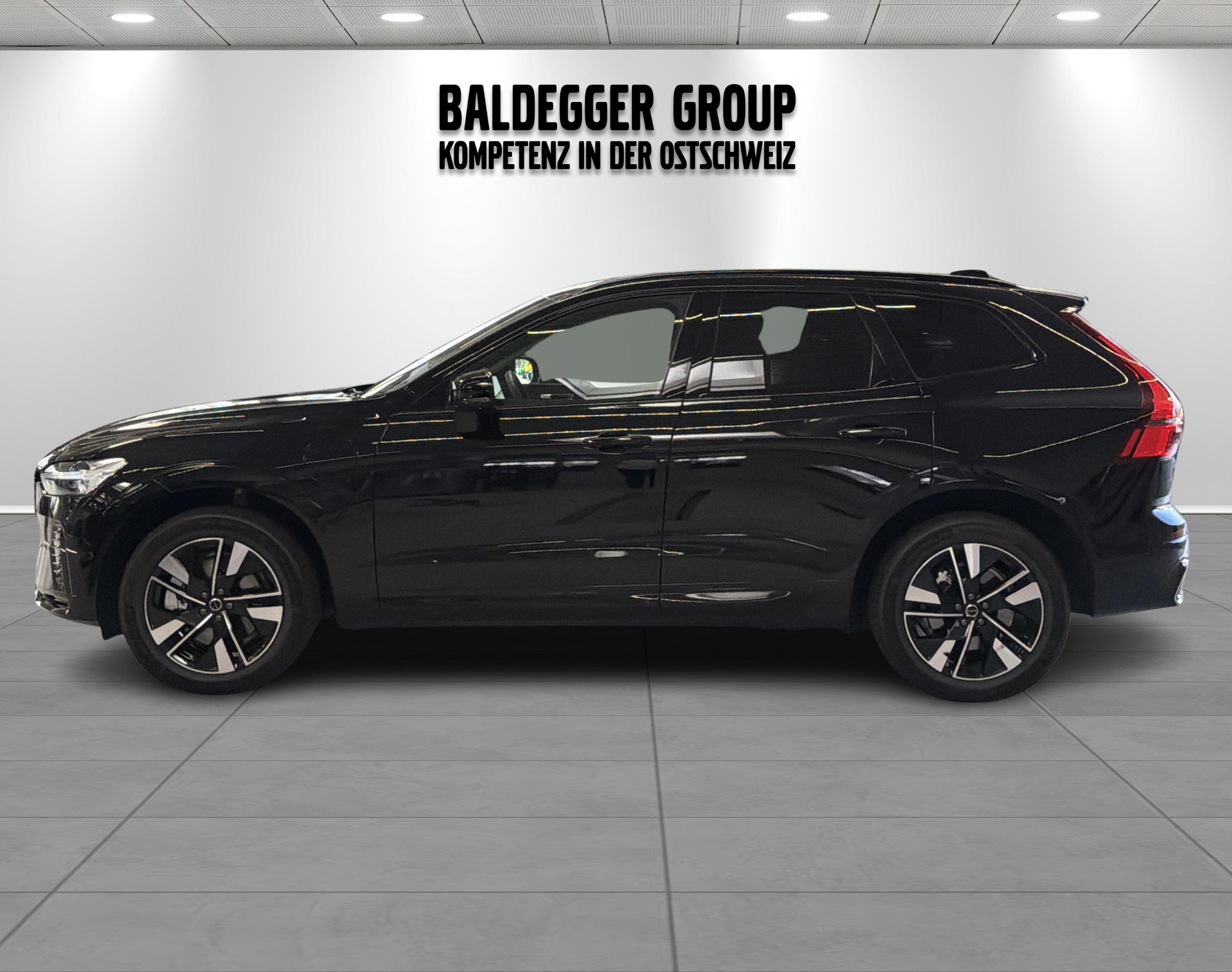 VOLVO XC60 2.0 T6 TE Plus Dark eAWD-image-1