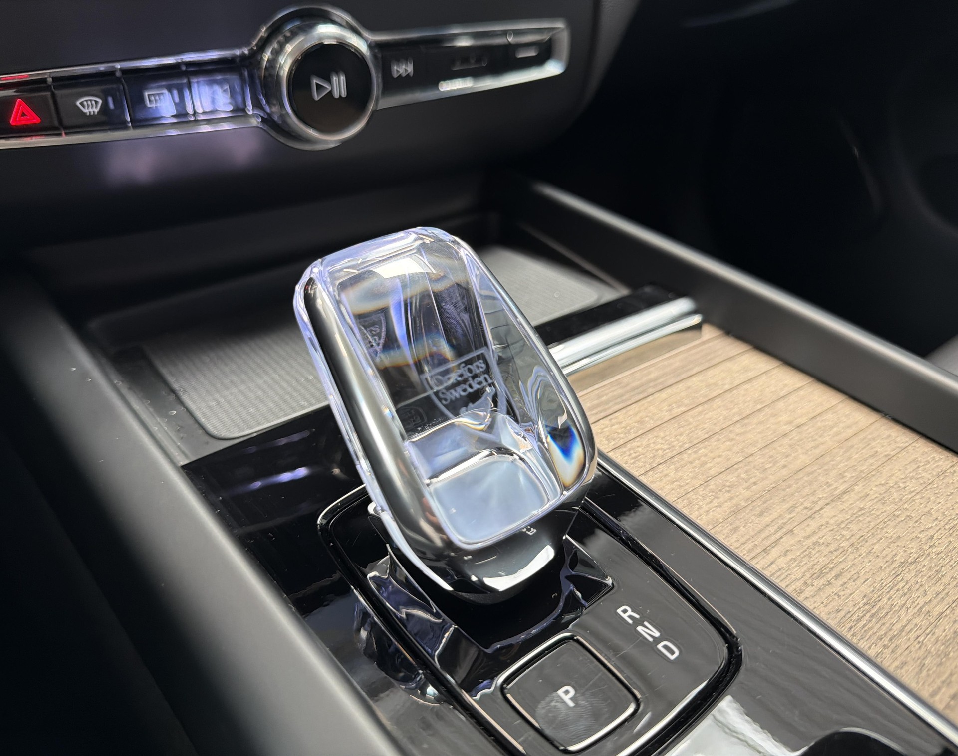 VOLVO XC60 2.0 T6 TE Plus Dark eAWD-image-12