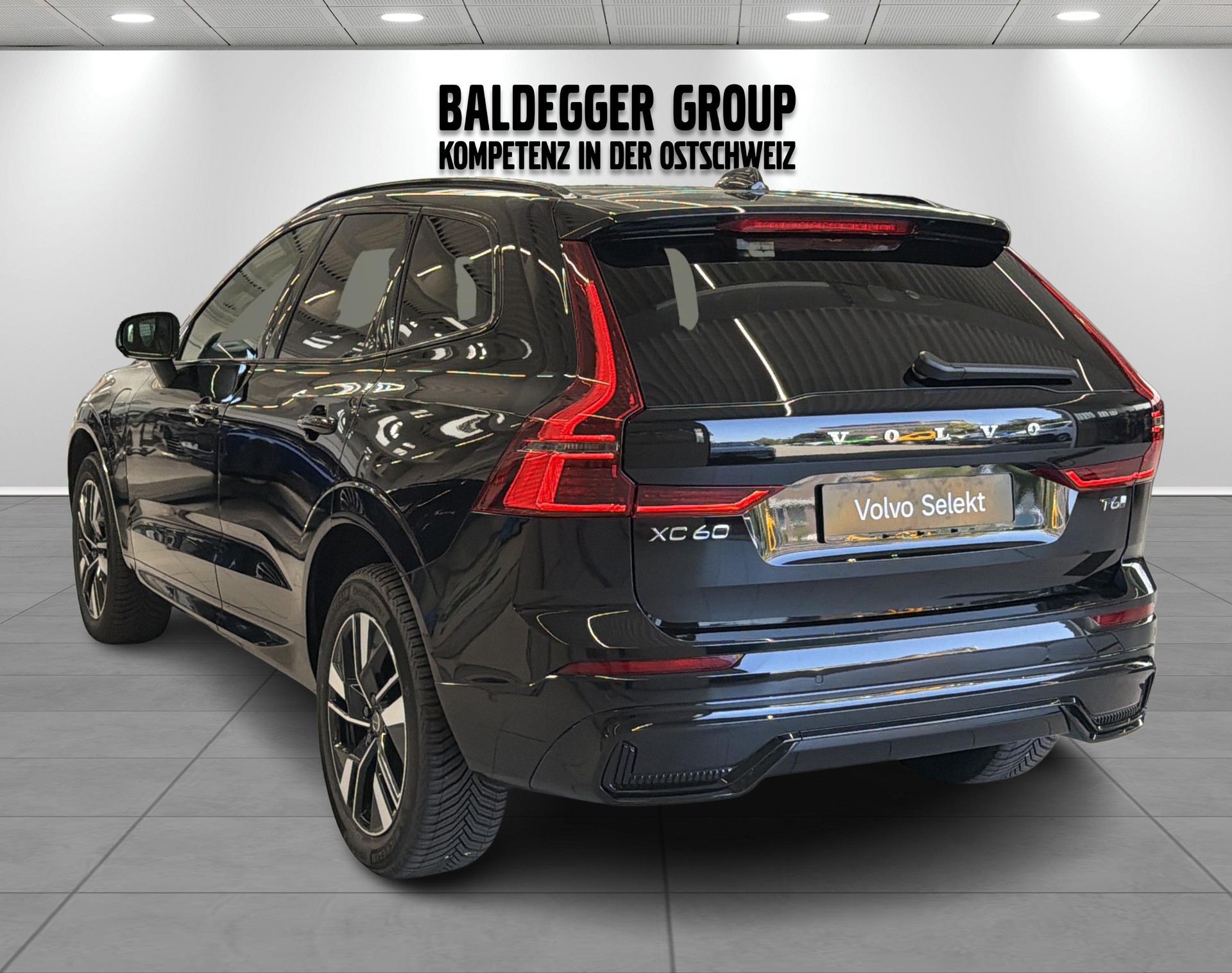 VOLVO XC60 2.0 T6 TE Plus Dark eAWD-image-2