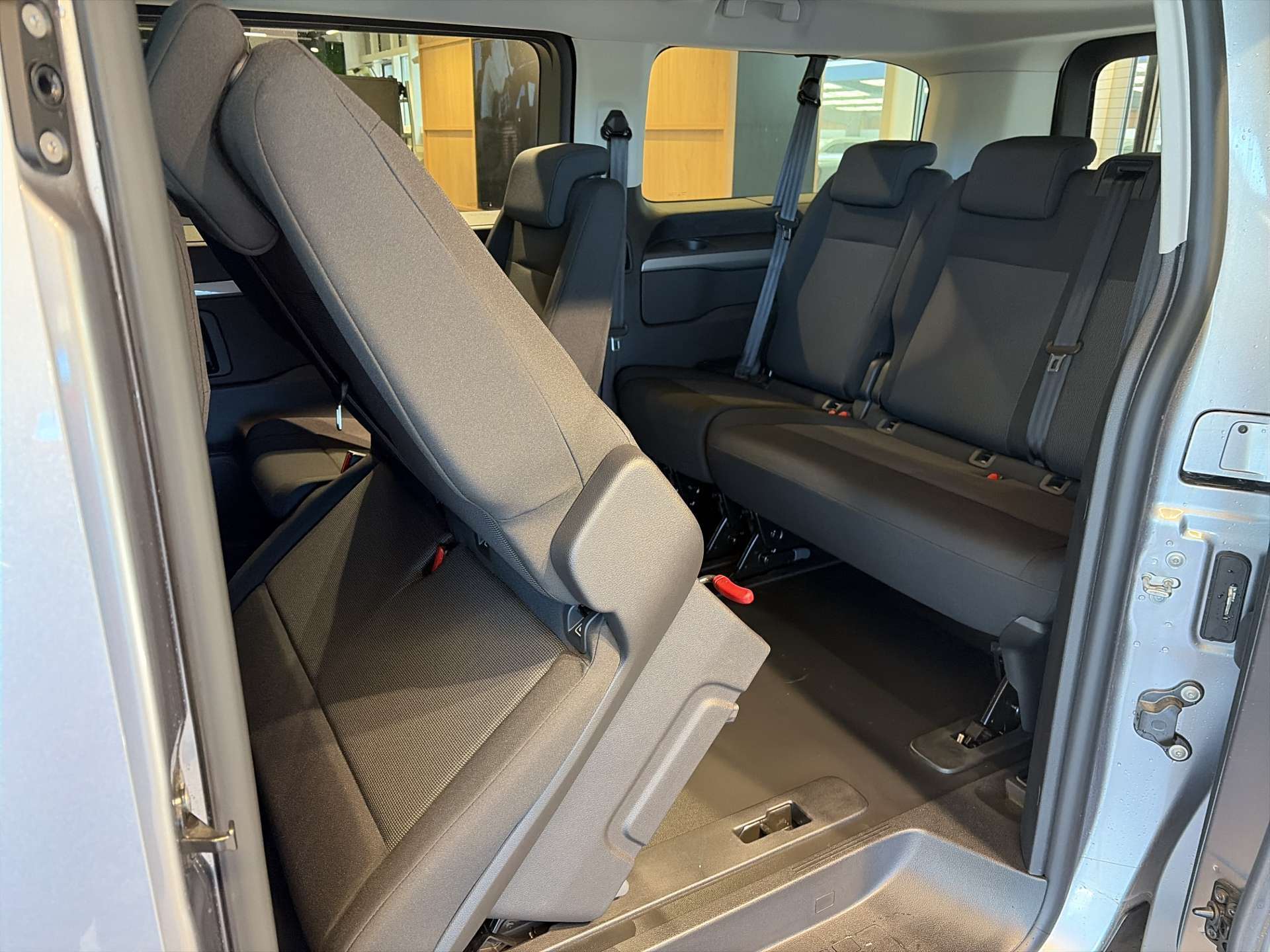 CITROEN Spacetourer 2.2 BlueHDi You XL EAT8-Automat 9-Plätzer-image-14