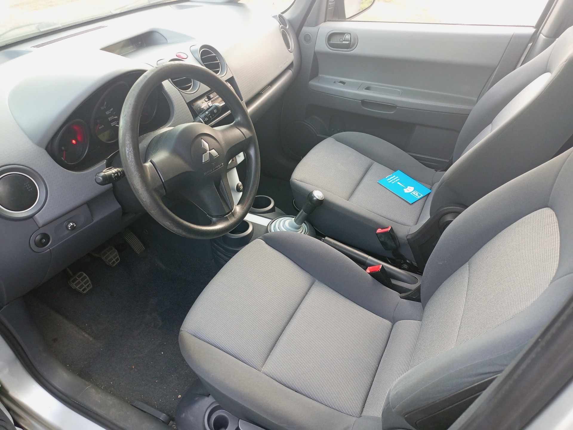 MITSUBISHI Colt 1.3 16V Celebration 30-image-4