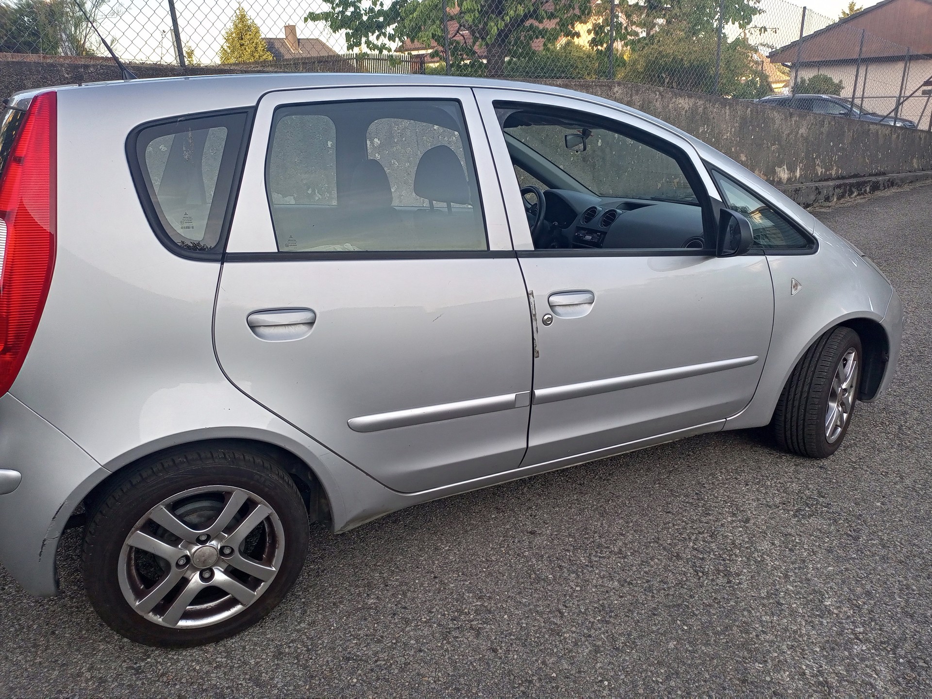 MITSUBISHI Colt 1.3 16V Celebration 30-image-2