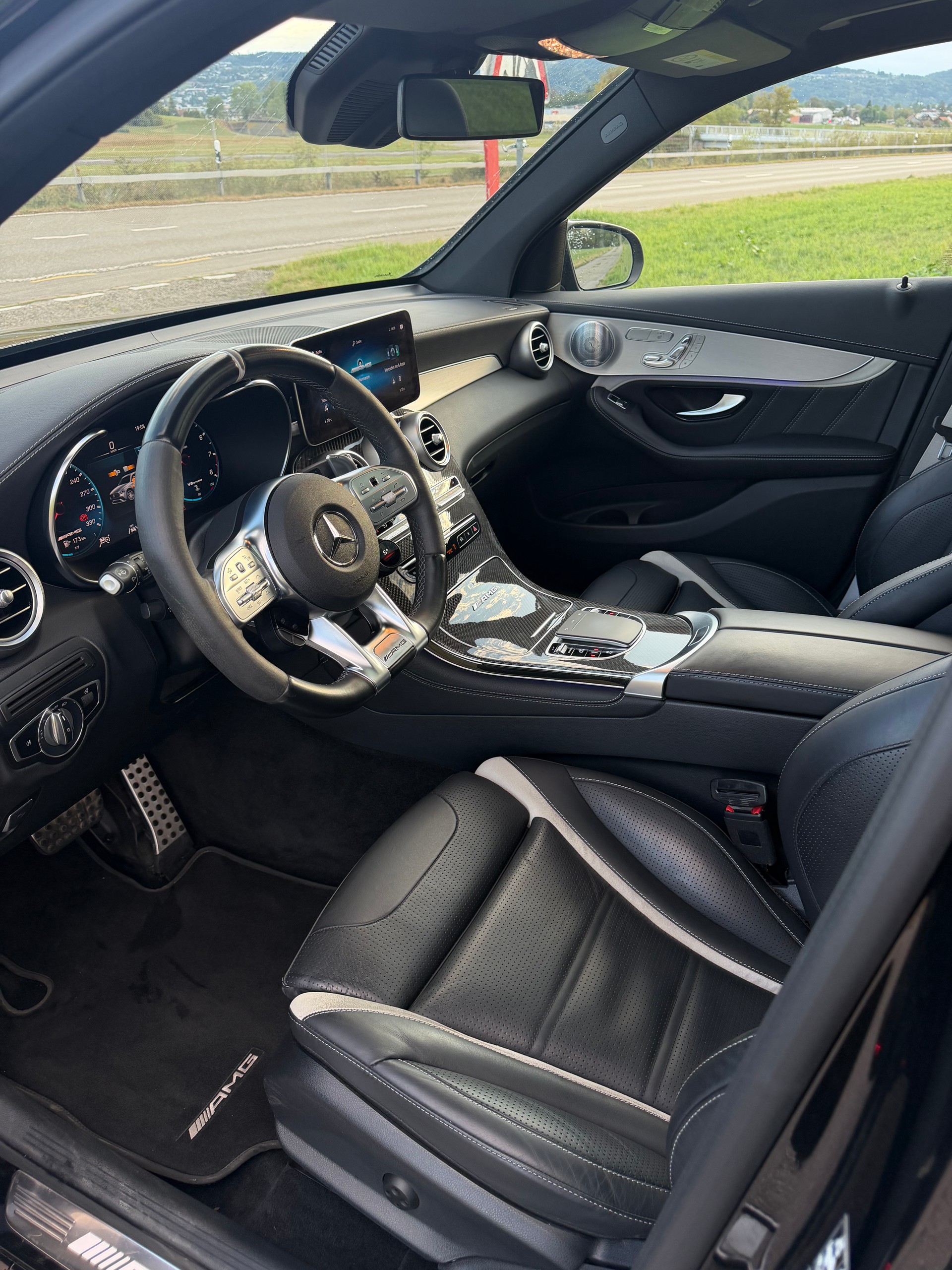 MERCEDES-BENZ GLC 63 S AMG 4m+-image-9