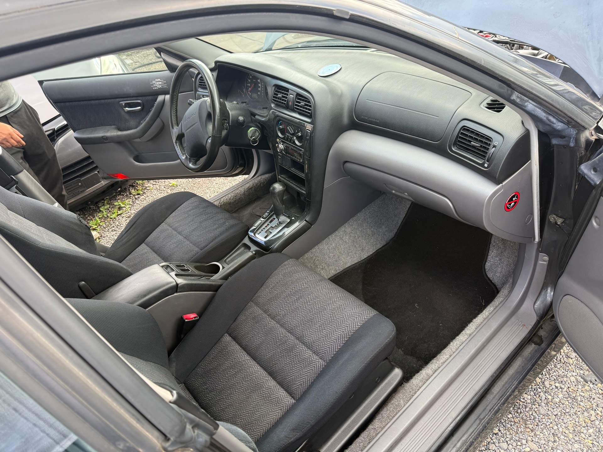 SUBARU Legacy 2.0 Swiss (Cool)-image-5