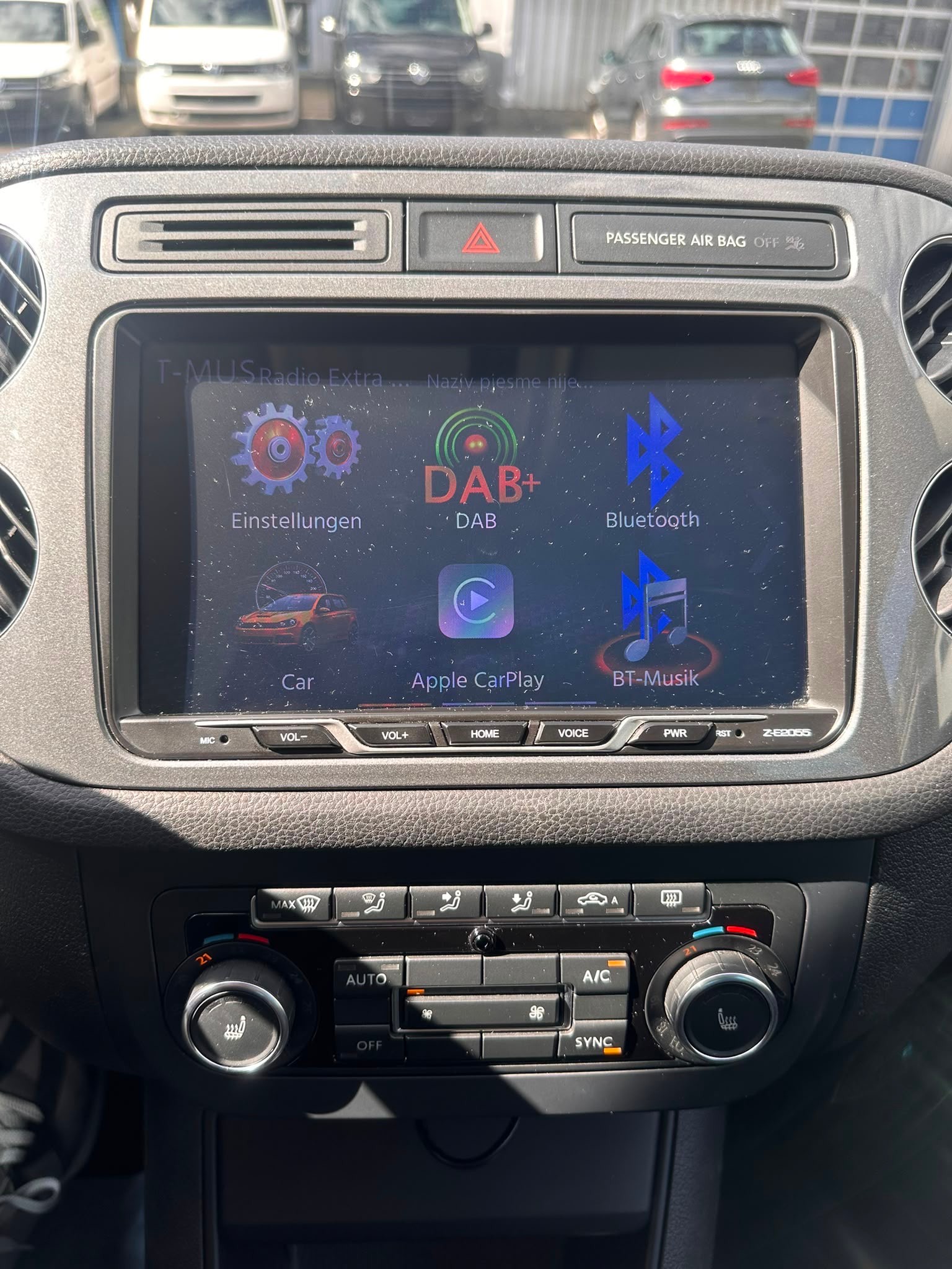 VW Tiguan 2.0 TSI Design 4Motion DSG-image-8