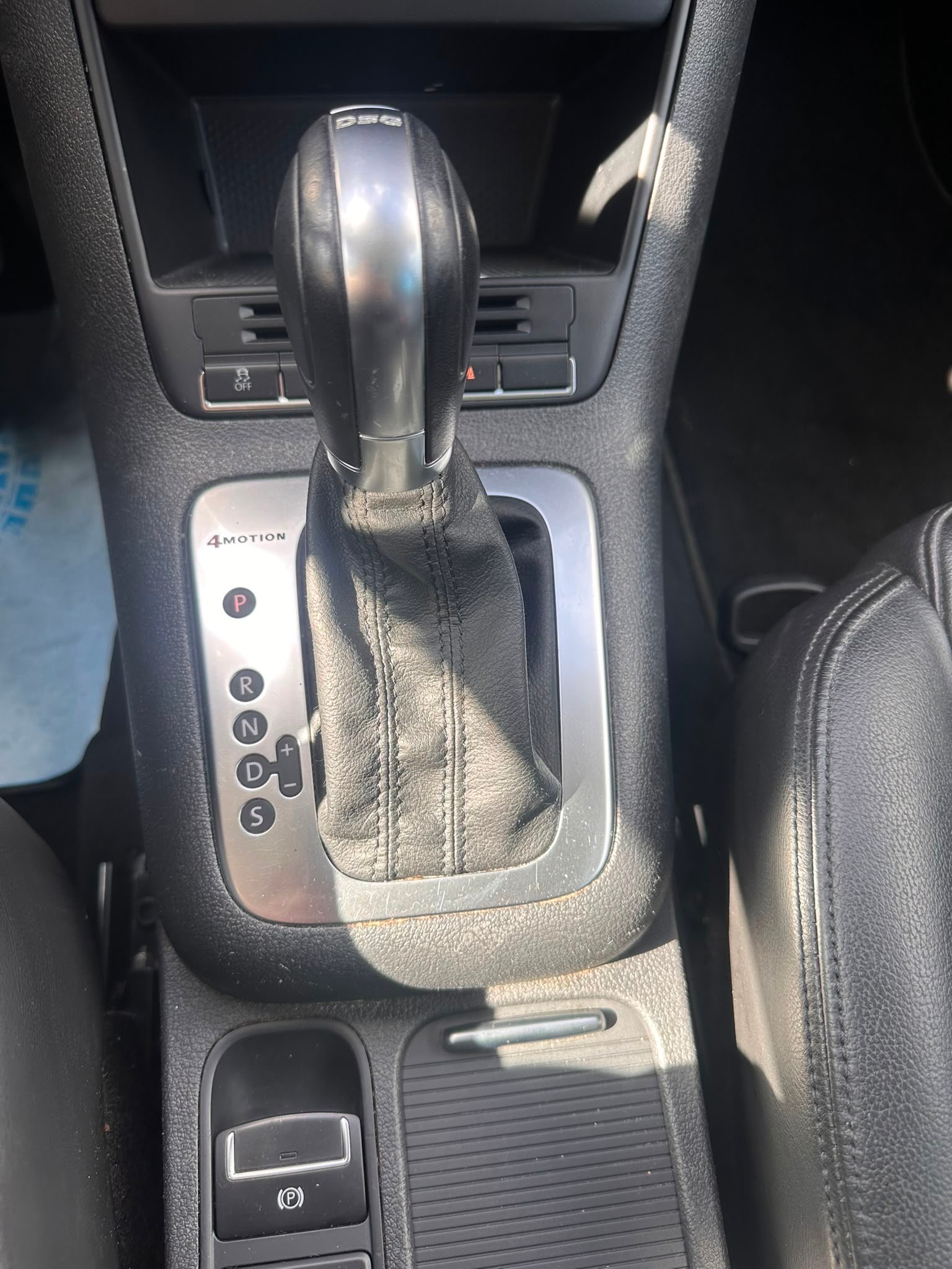VW Tiguan 2.0 TSI Design 4Motion DSG-image-10