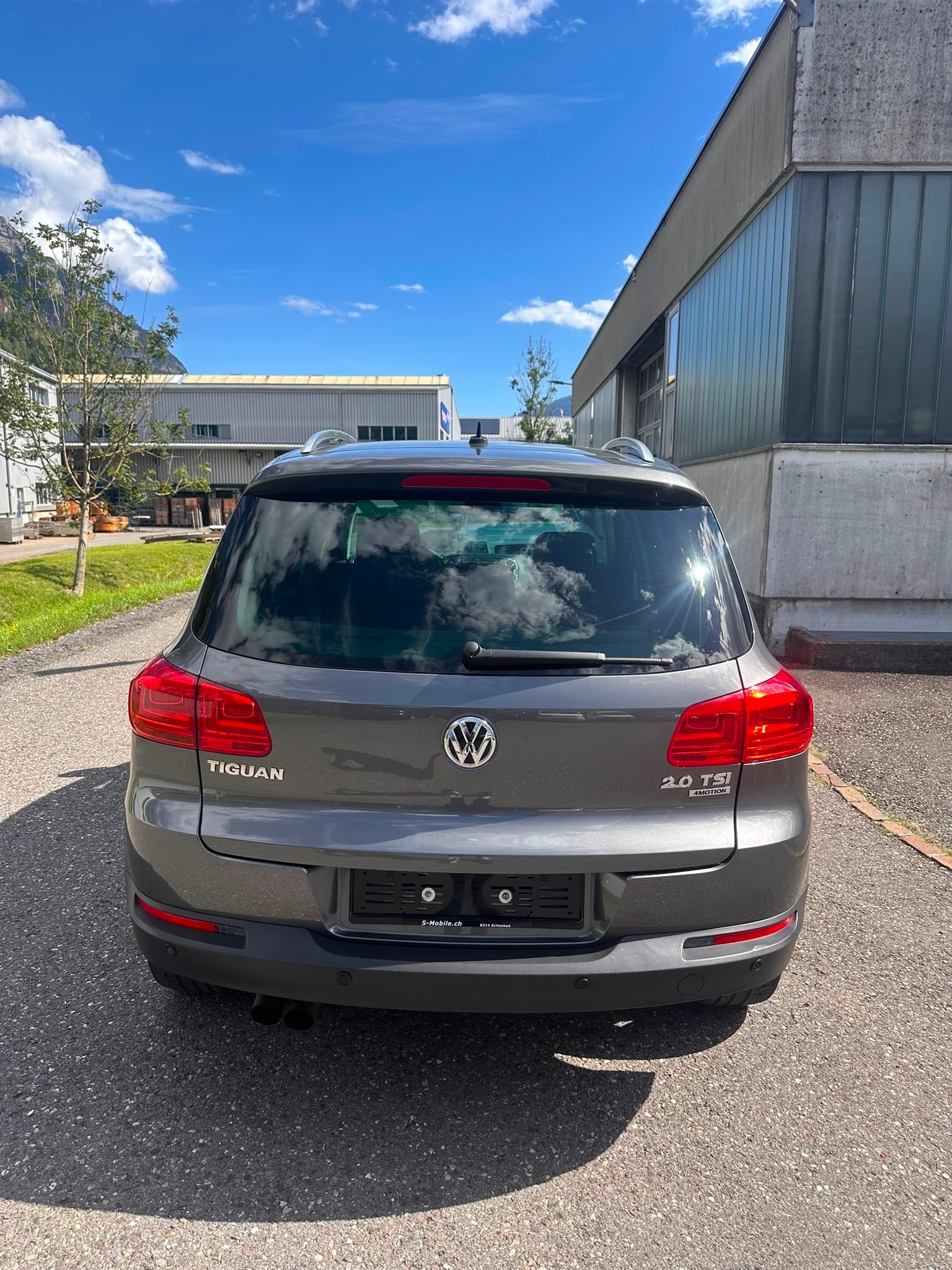 VW Tiguan 2.0 TSI Design 4Motion DSG-image-15