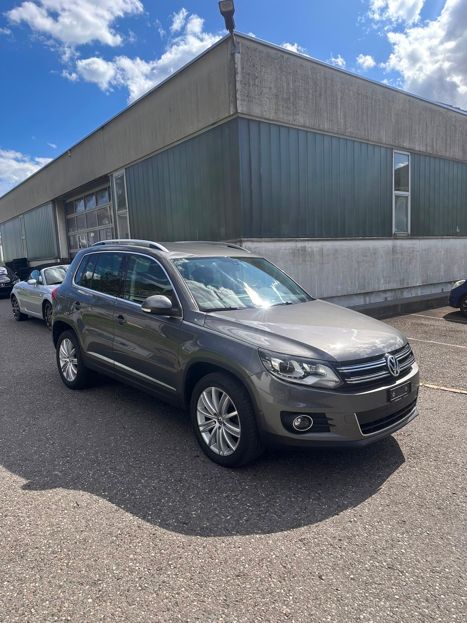 VW Tiguan 2.0 TSI Design 4Motion DSG-image-3