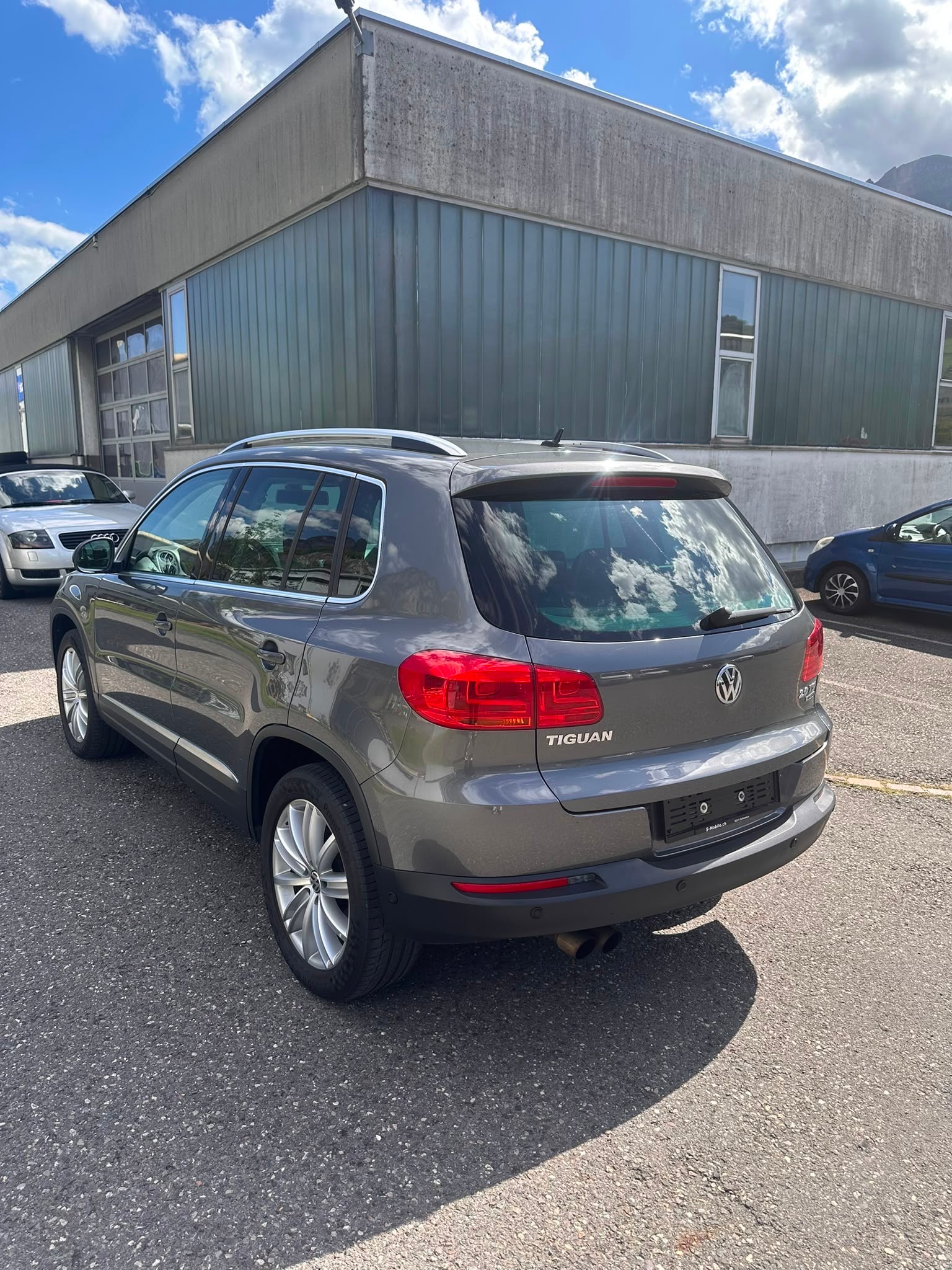 VW Tiguan 2.0 TSI Design 4Motion DSG-image-13