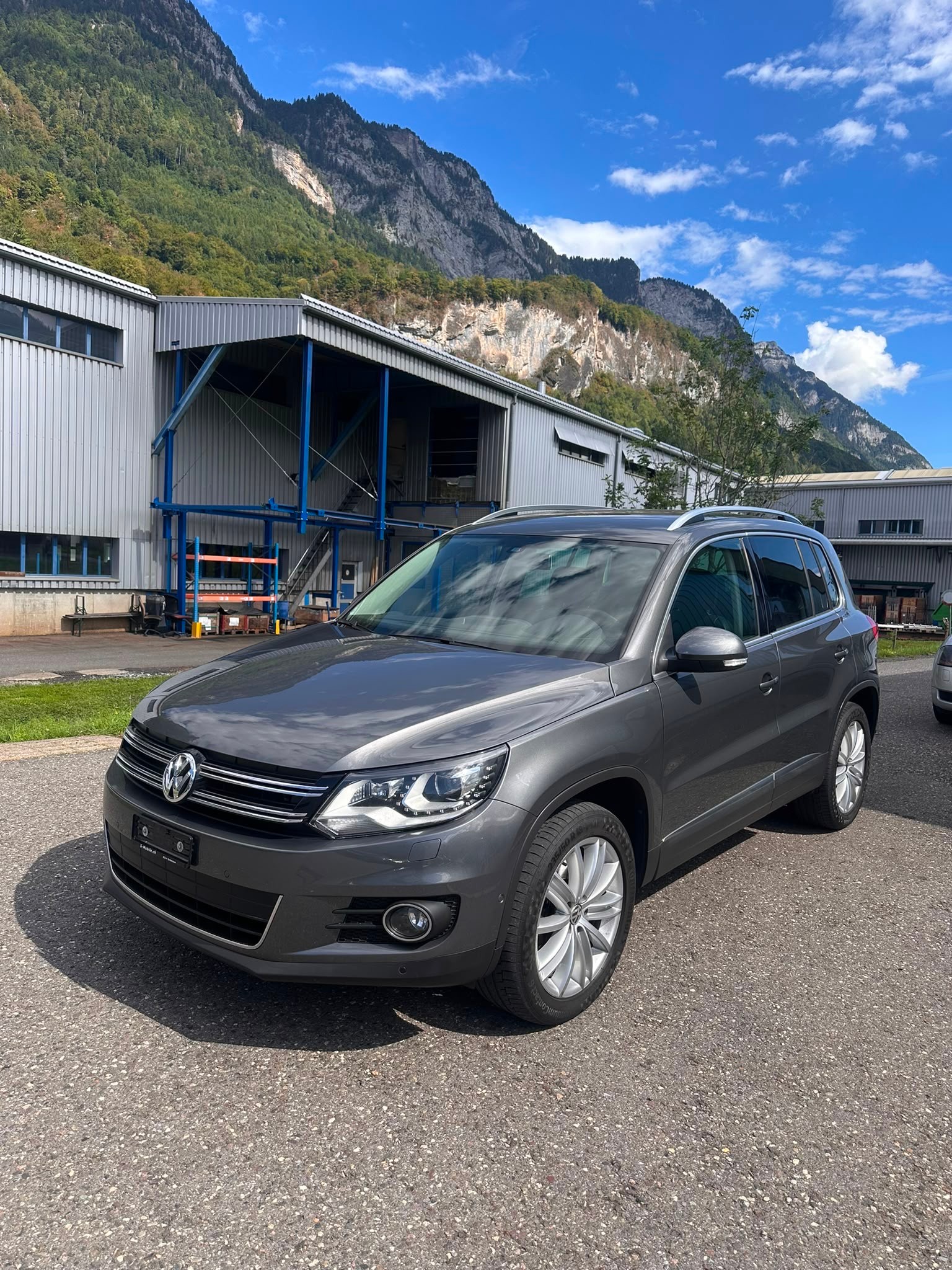 VW Tiguan 2.0 TSI Design 4Motion DSG-image-0