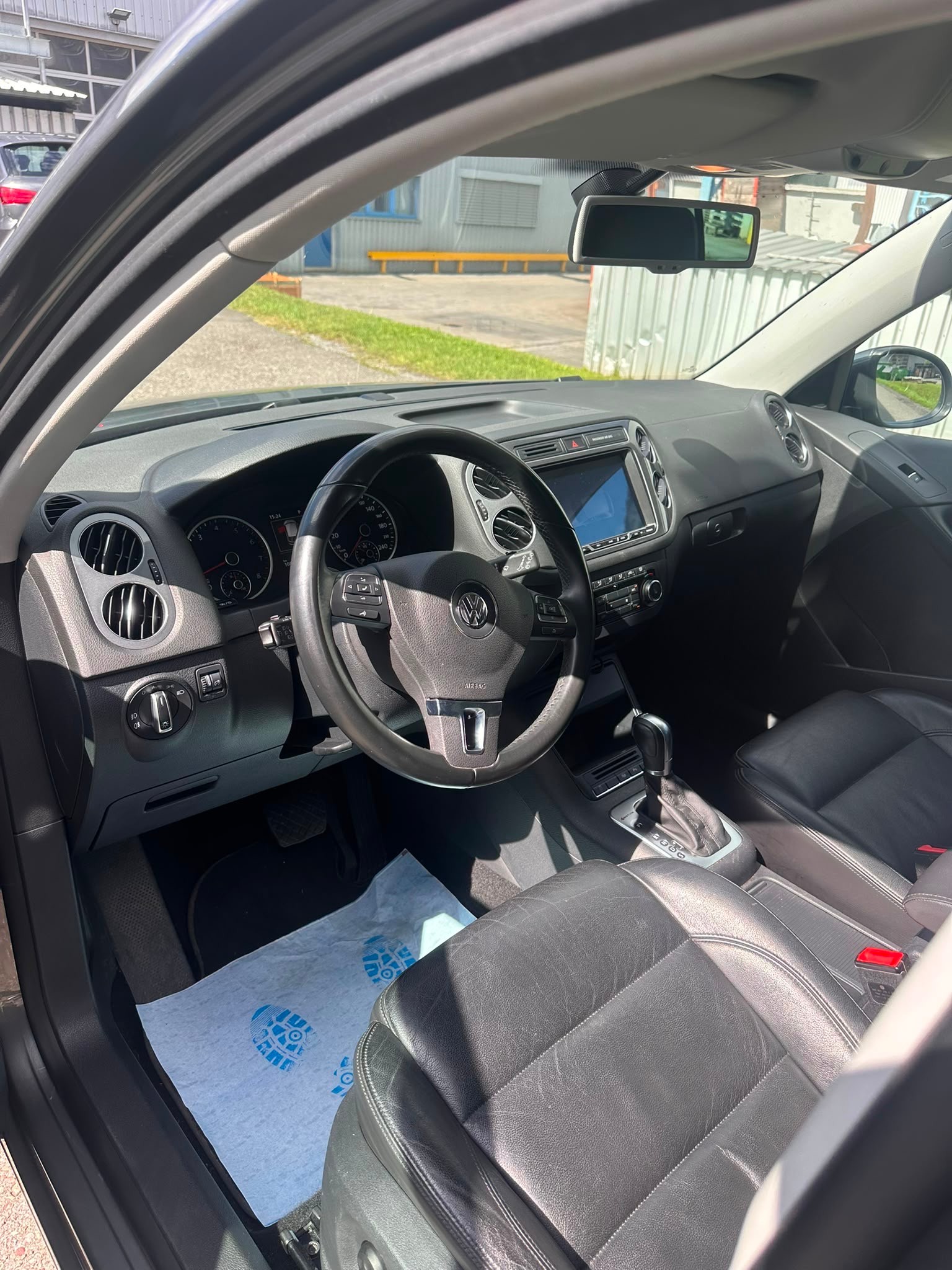 VW Tiguan 2.0 TSI Design 4Motion DSG-image-5
