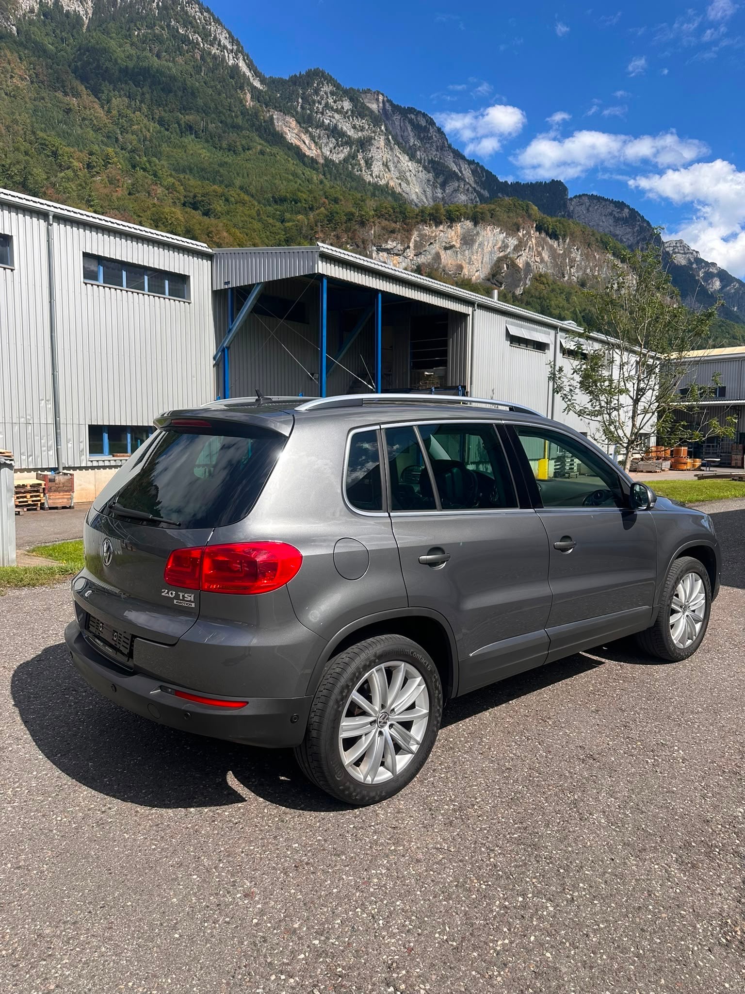 VW Tiguan 2.0 TSI Design 4Motion DSG-image-16