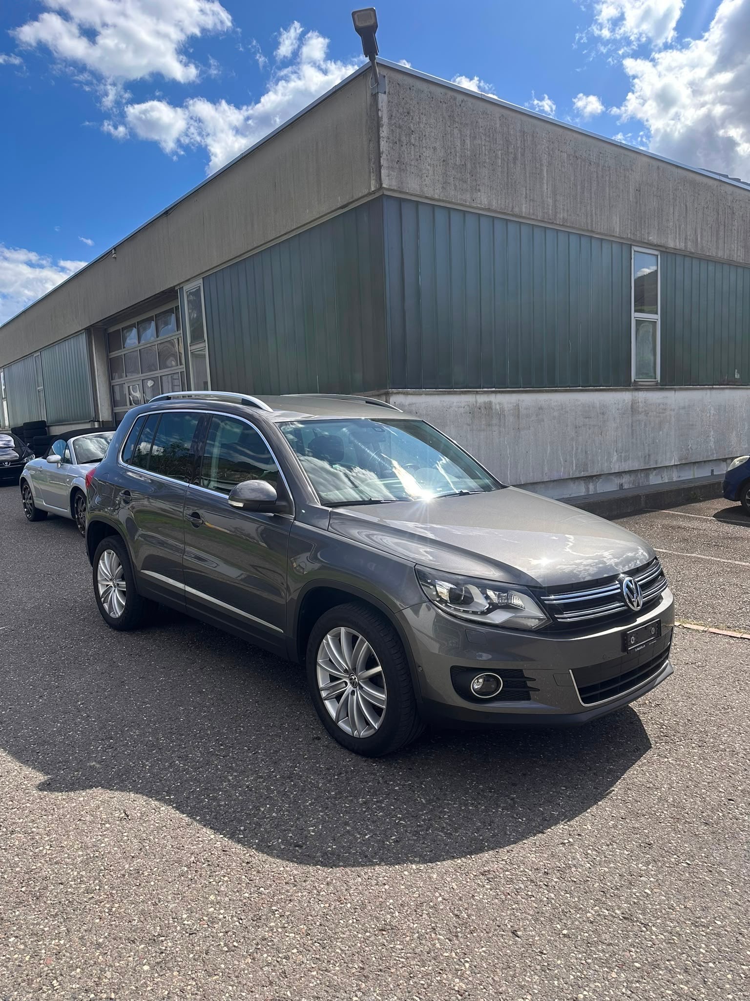 VW Tiguan 2.0 TSI Design 4Motion DSG-image-4