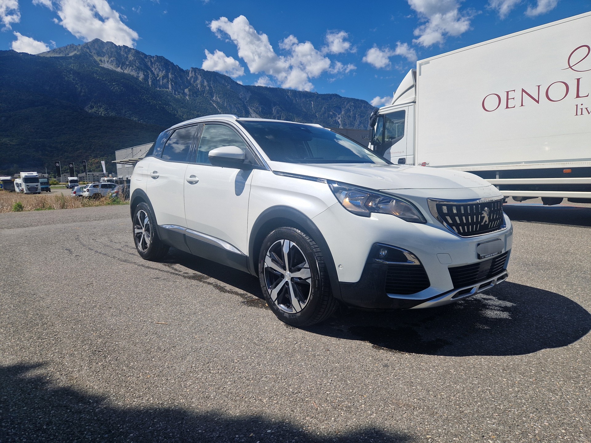 PEUGEOT 3008 1.2 PureTech Allure EAT-image-0