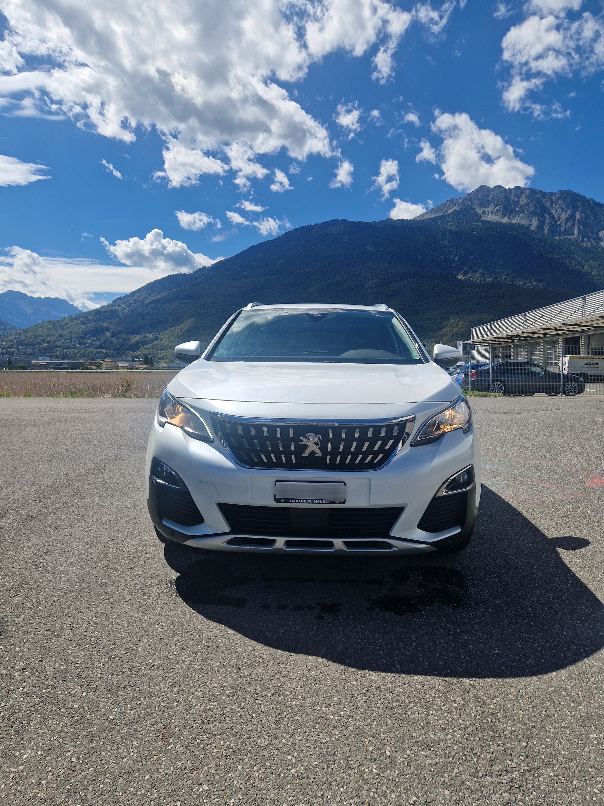 PEUGEOT 3008 1.2 PureTech Allure EAT-image-1