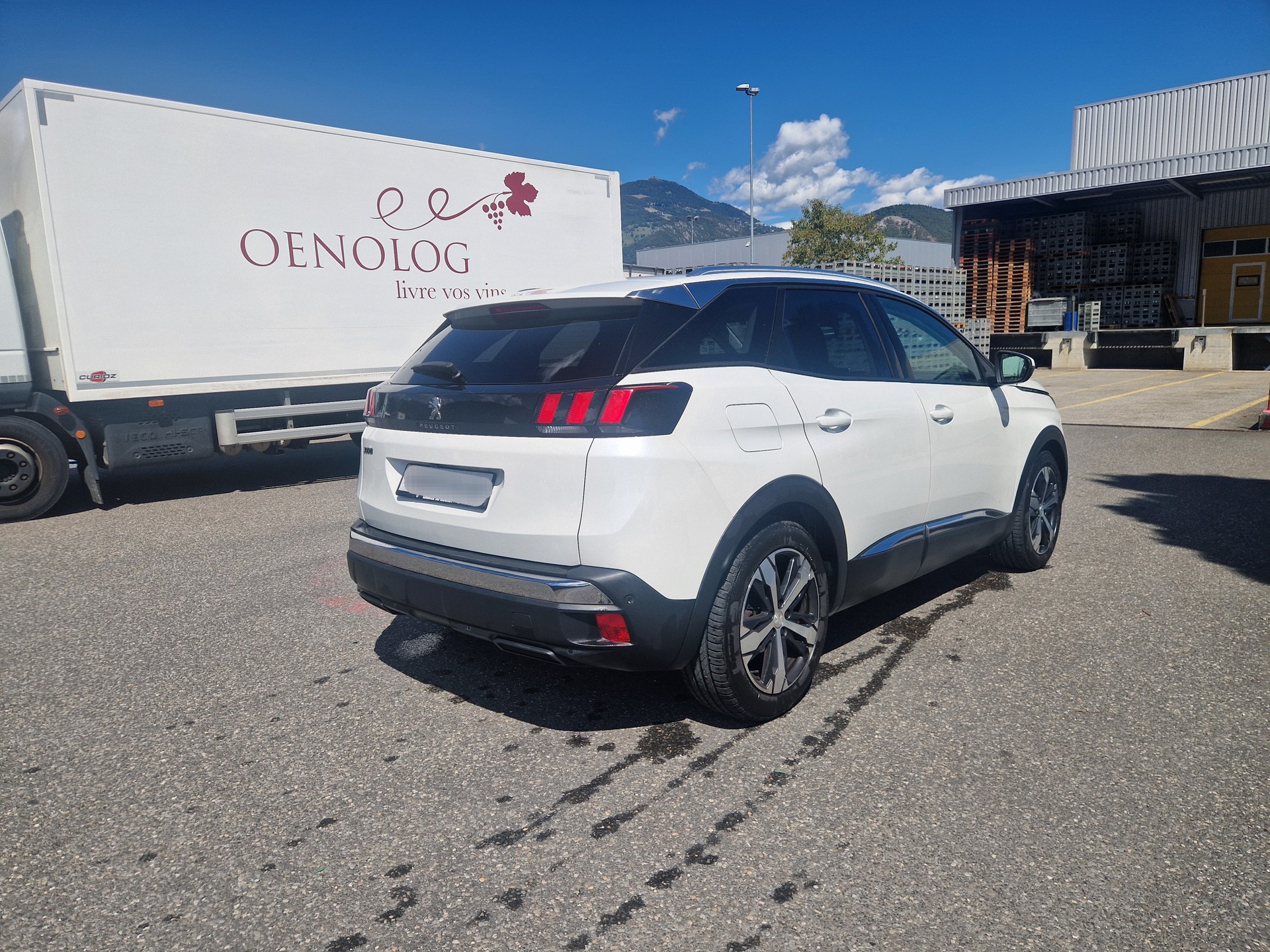 PEUGEOT 3008 1.2 PureTech Allure EAT-image-6