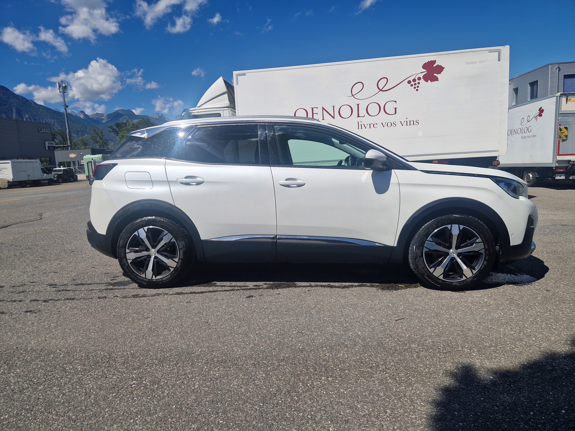 PEUGEOT 3008 1.2 PureTech Allure EAT-image-4