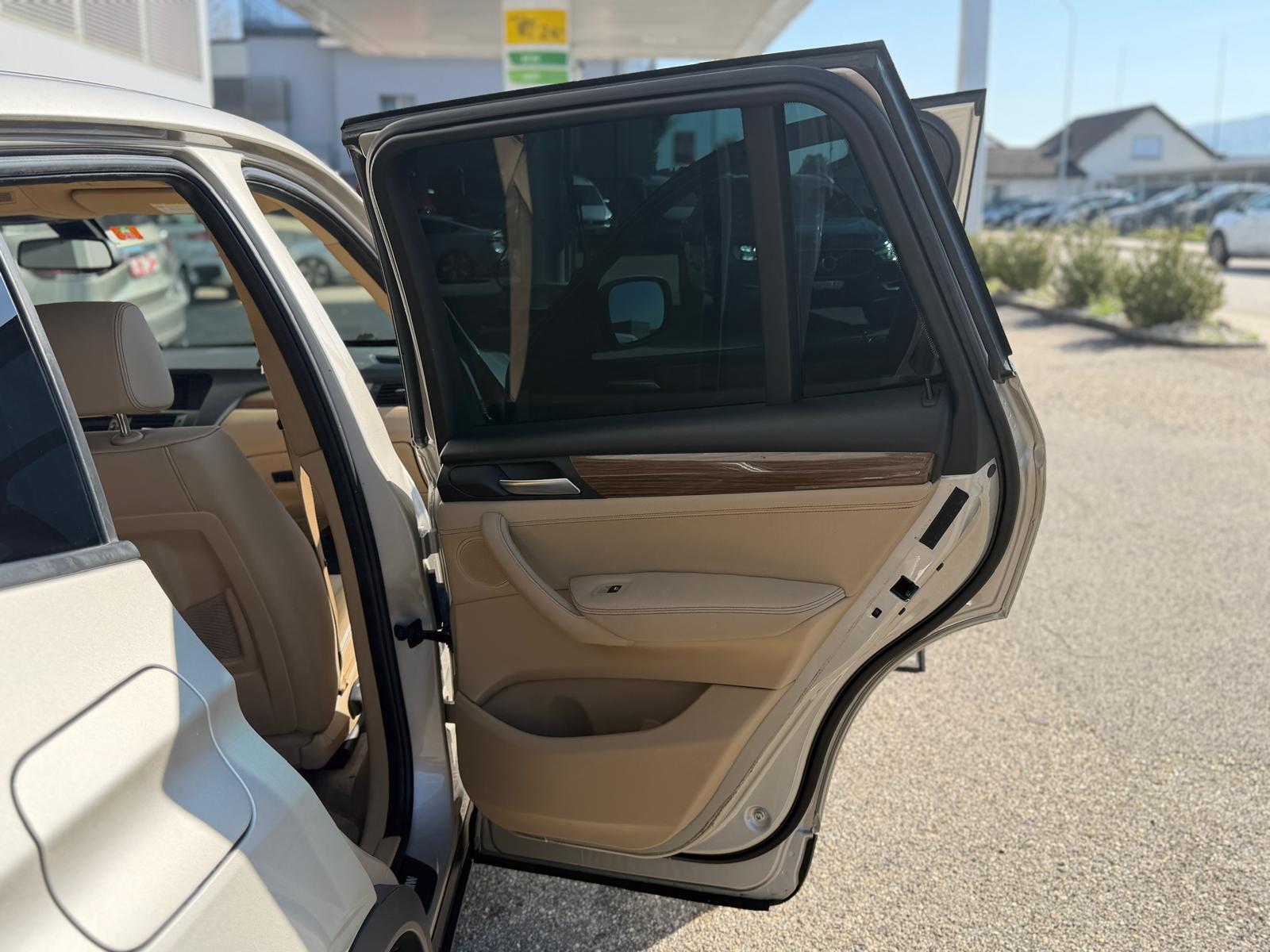 BMW X3 xDrive 20d Steptronic-image-12