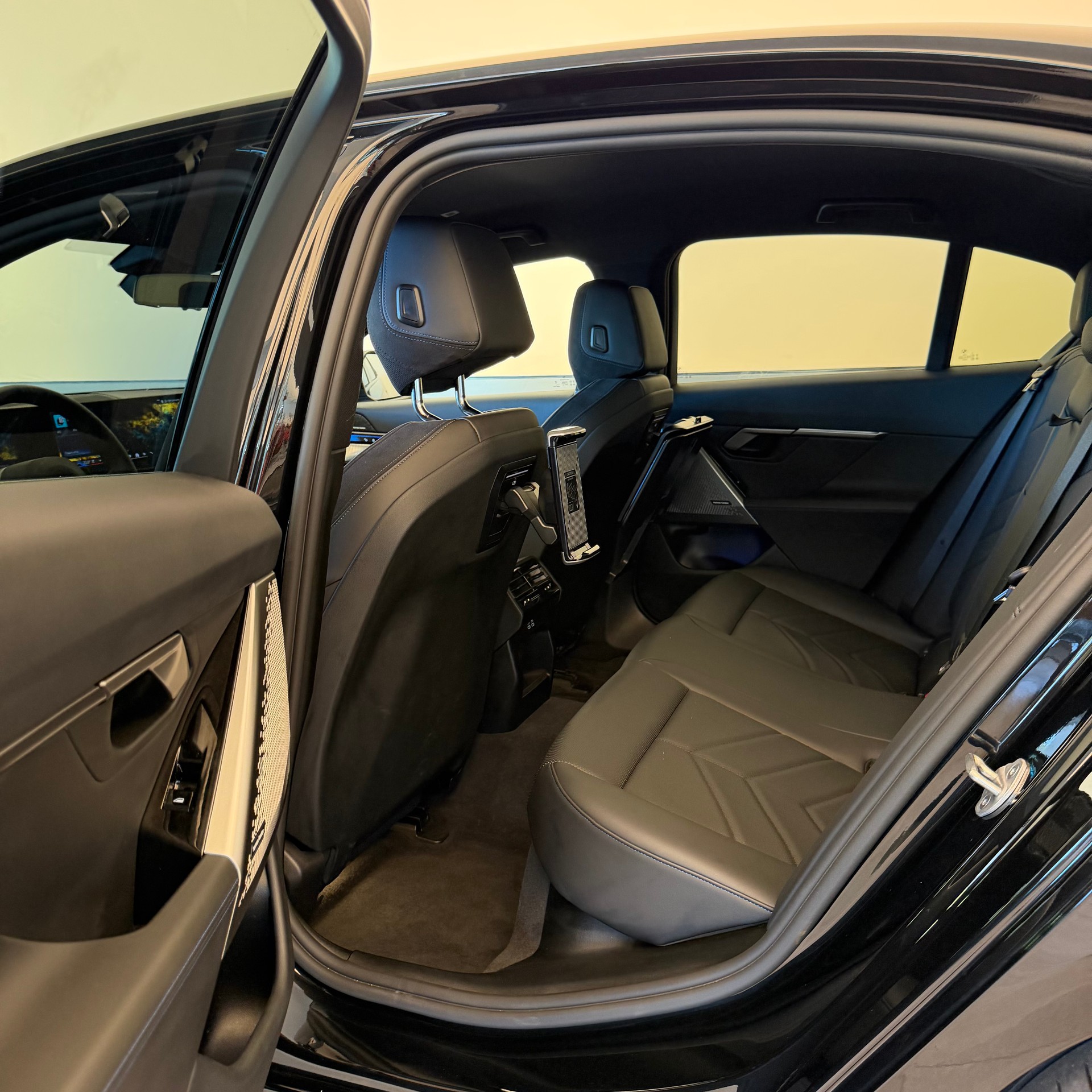 BMW 520i 48V M Sport Steptronic-image-13