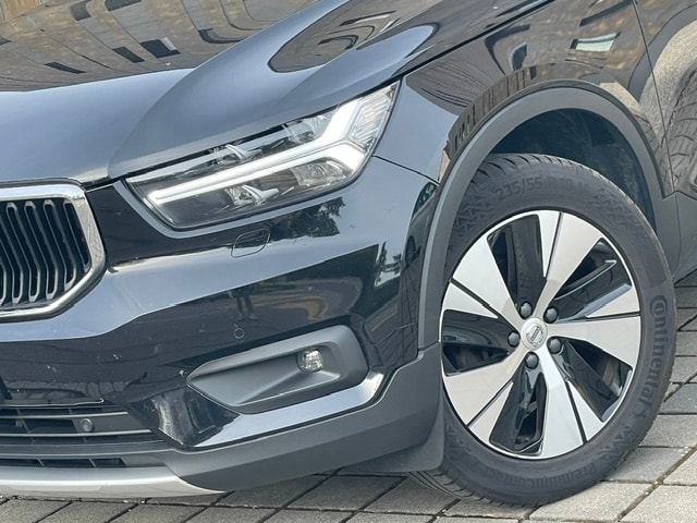 VOLVO XC40 D3 Momentum-image-3