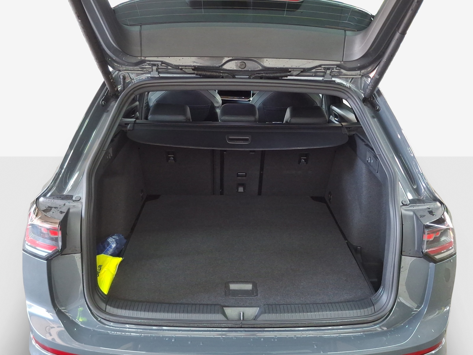 VW Golf Variant 2.0 TSI R-Line DSG 4 Motion-image-12