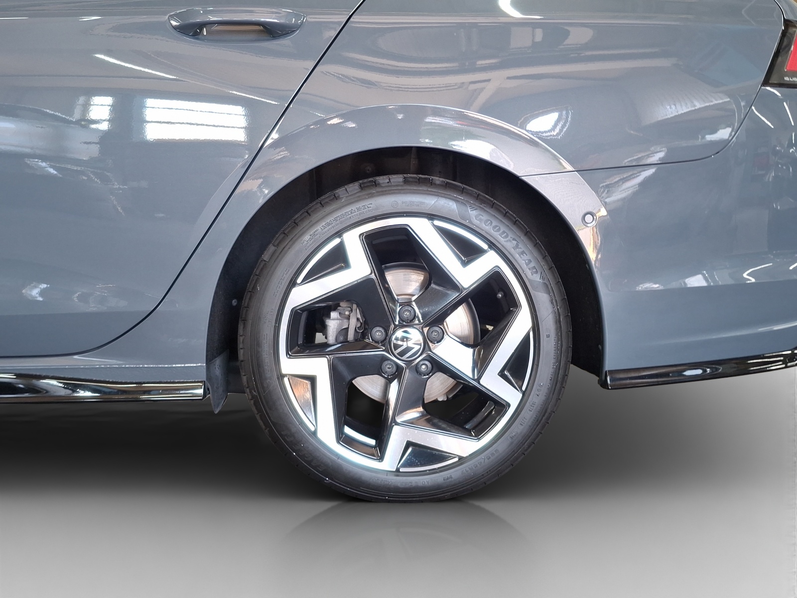 VW Golf Variant 2.0 TSI R-Line DSG 4 Motion-image-13