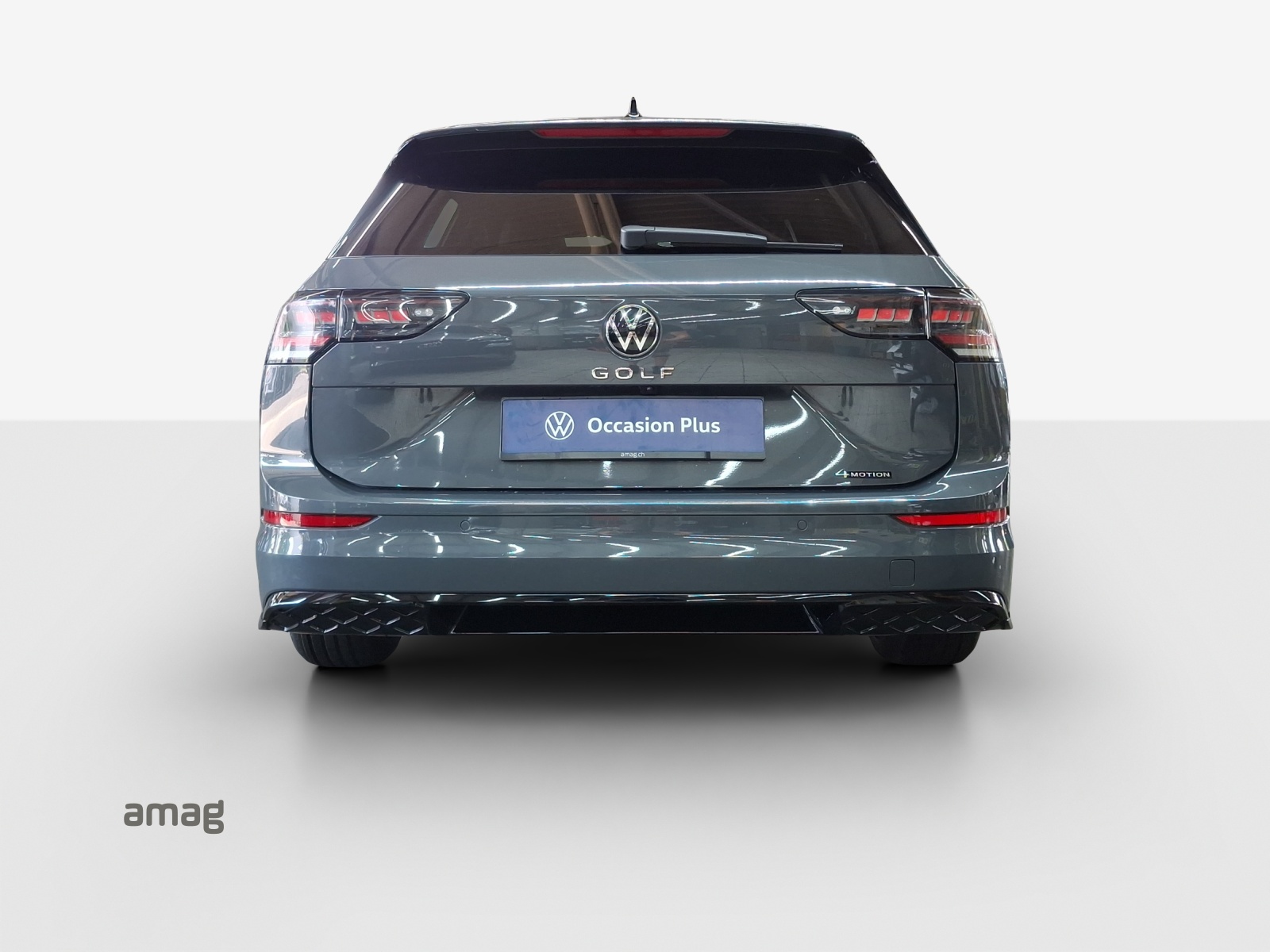 VW Golf Variant 2.0 TSI R-Line DSG 4 Motion-image-3