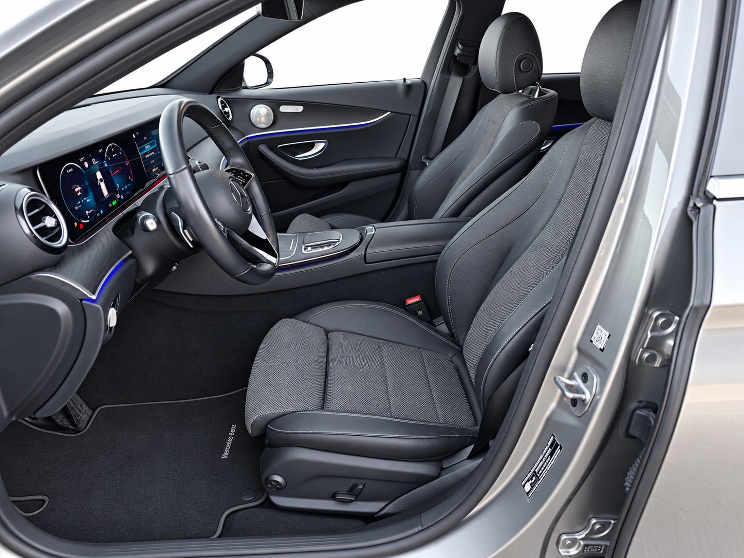 MERCEDES-BENZ E 220 d Avantgarde 4matic Kombi * Pack Park mit 360°-Kamera * Pack Fahrassistenz Plus * CH FAHRZEUG-image-6