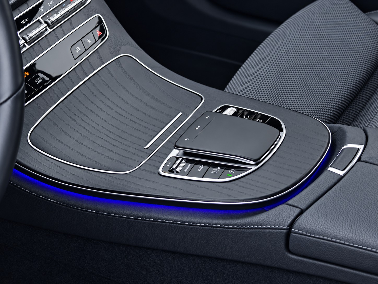 MERCEDES-BENZ E 220 d Avantgarde 4matic Kombi * Pack Park mit 360°-Kamera * Pack Fahrassistenz Plus * CH FAHRZEUG-image-12