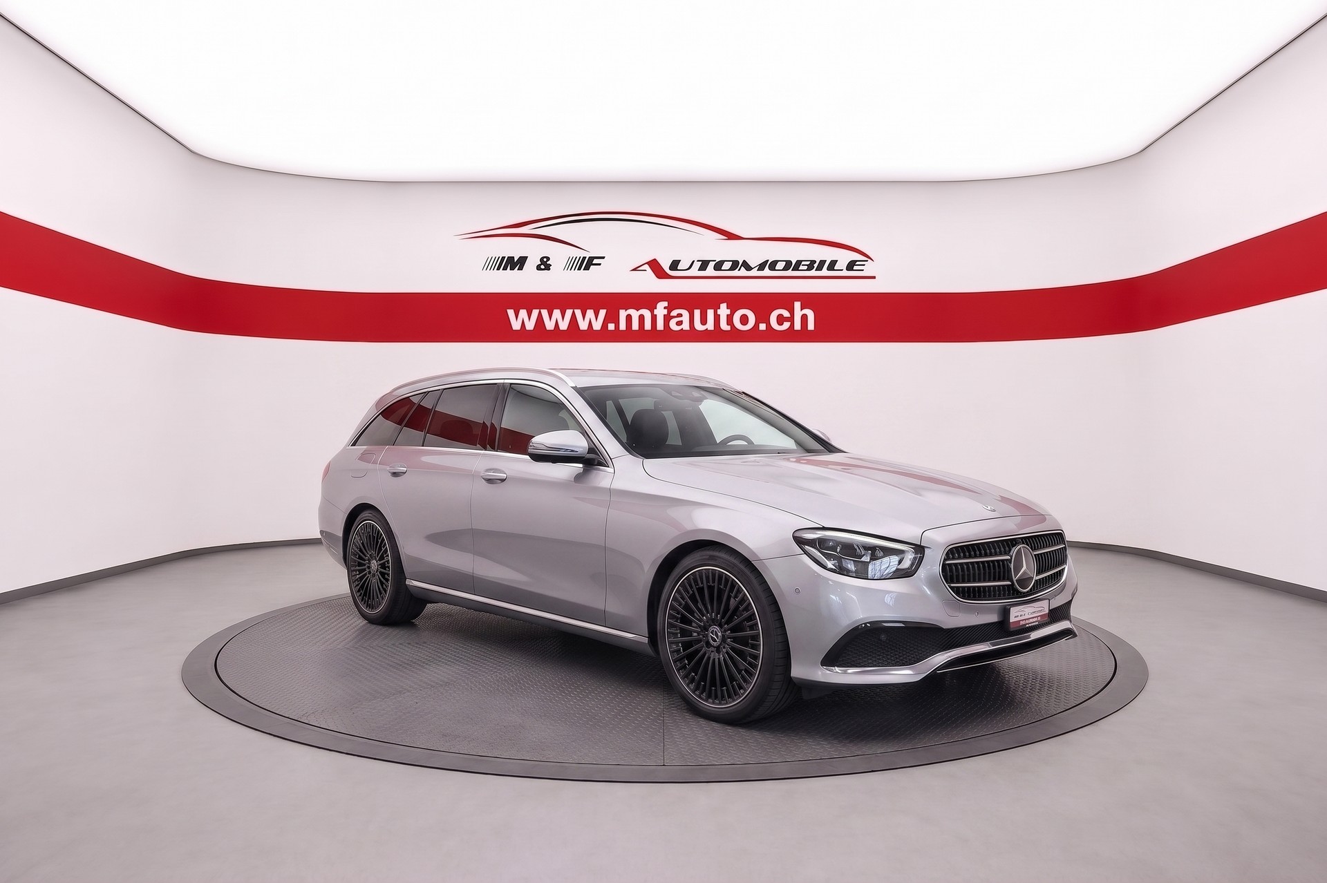 MERCEDES-BENZ E 220 d Avantgarde 4matic Kombi * Pack Park mit 360°-Kamera * Pack Fahrassistenz Plus * CH FAHRZEUG-image-2