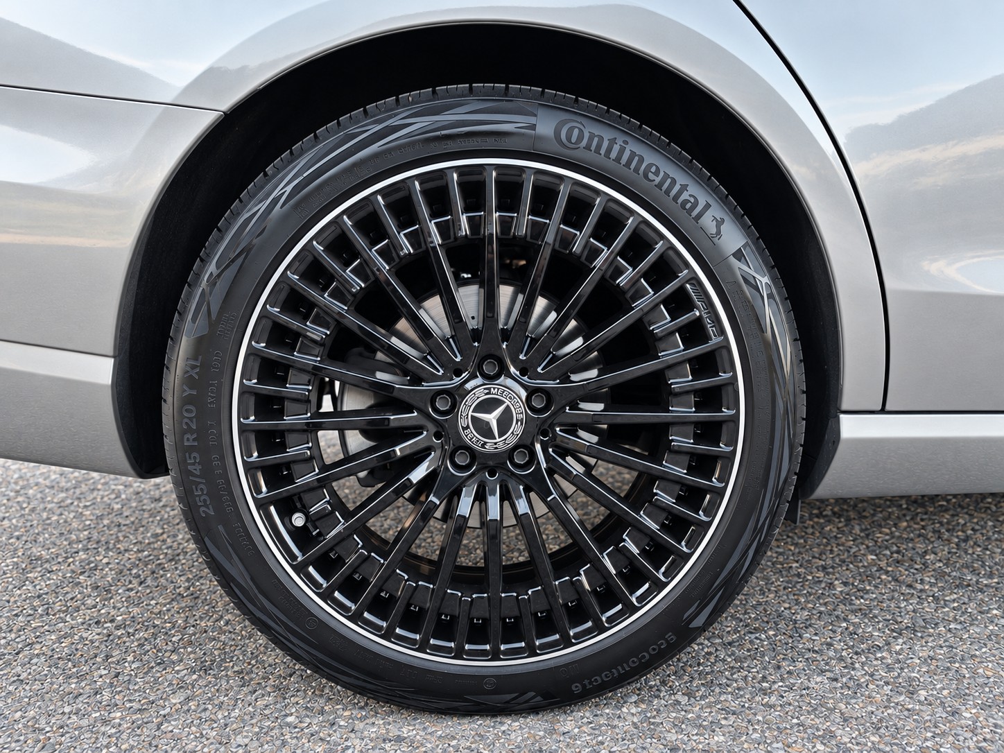 MERCEDES-BENZ E 220 d Avantgarde 4matic Kombi * Pack Park mit 360°-Kamera * Pack Fahrassistenz Plus * CH FAHRZEUG-image-26
