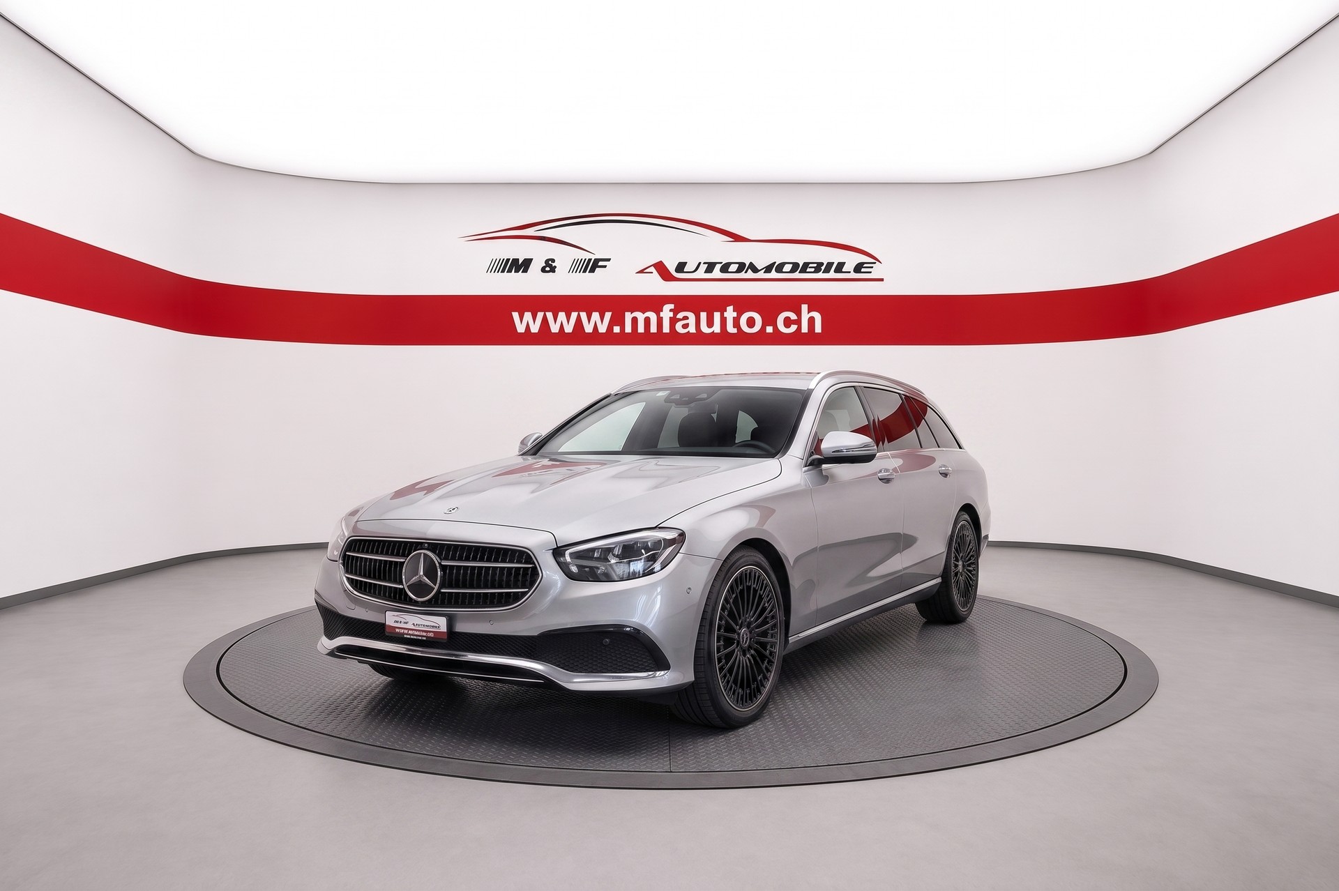 MERCEDES-BENZ E 220 d Avantgarde 4matic Kombi * Pack Park mit 360°-Kamera * Pack Fahrassistenz Plus * CH FAHRZEUG-image-0