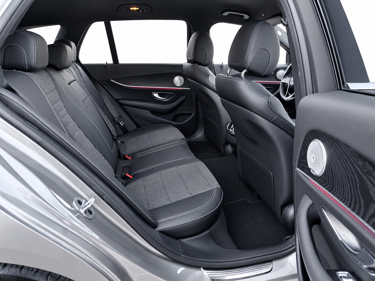 MERCEDES-BENZ E 220 d Avantgarde 4matic Kombi * Pack Park mit 360°-Kamera * Pack Fahrassistenz Plus * CH FAHRZEUG-image-14