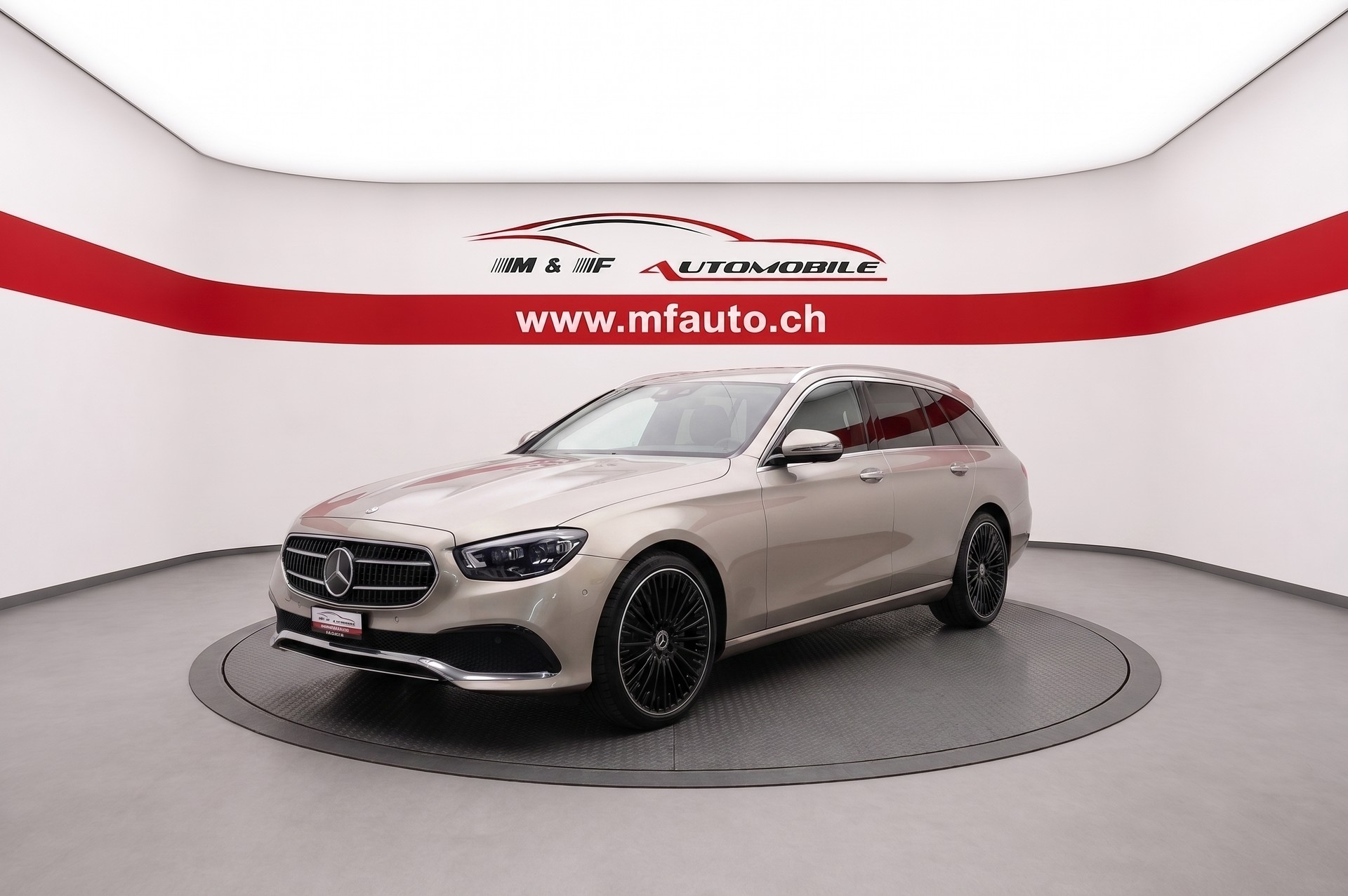 MERCEDES-BENZ E 220 d Avantgarde 4matic Kombi * Pack Park mit 360°-Kamera * Pack Fahrassistenz Plus * CH FAHRZEUG