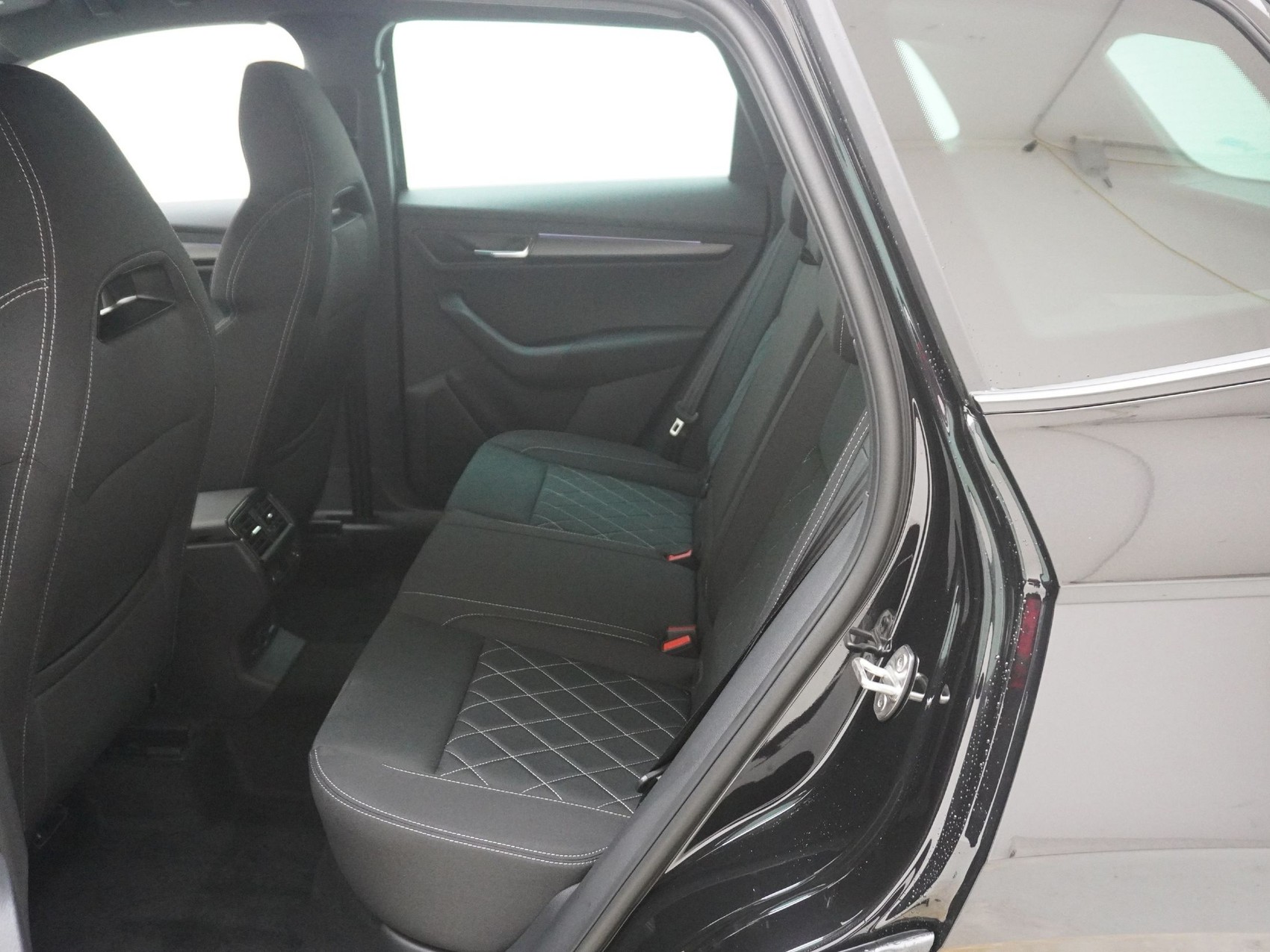 SKODA Karoq 1.5 TSI SportLine DSG-image-13