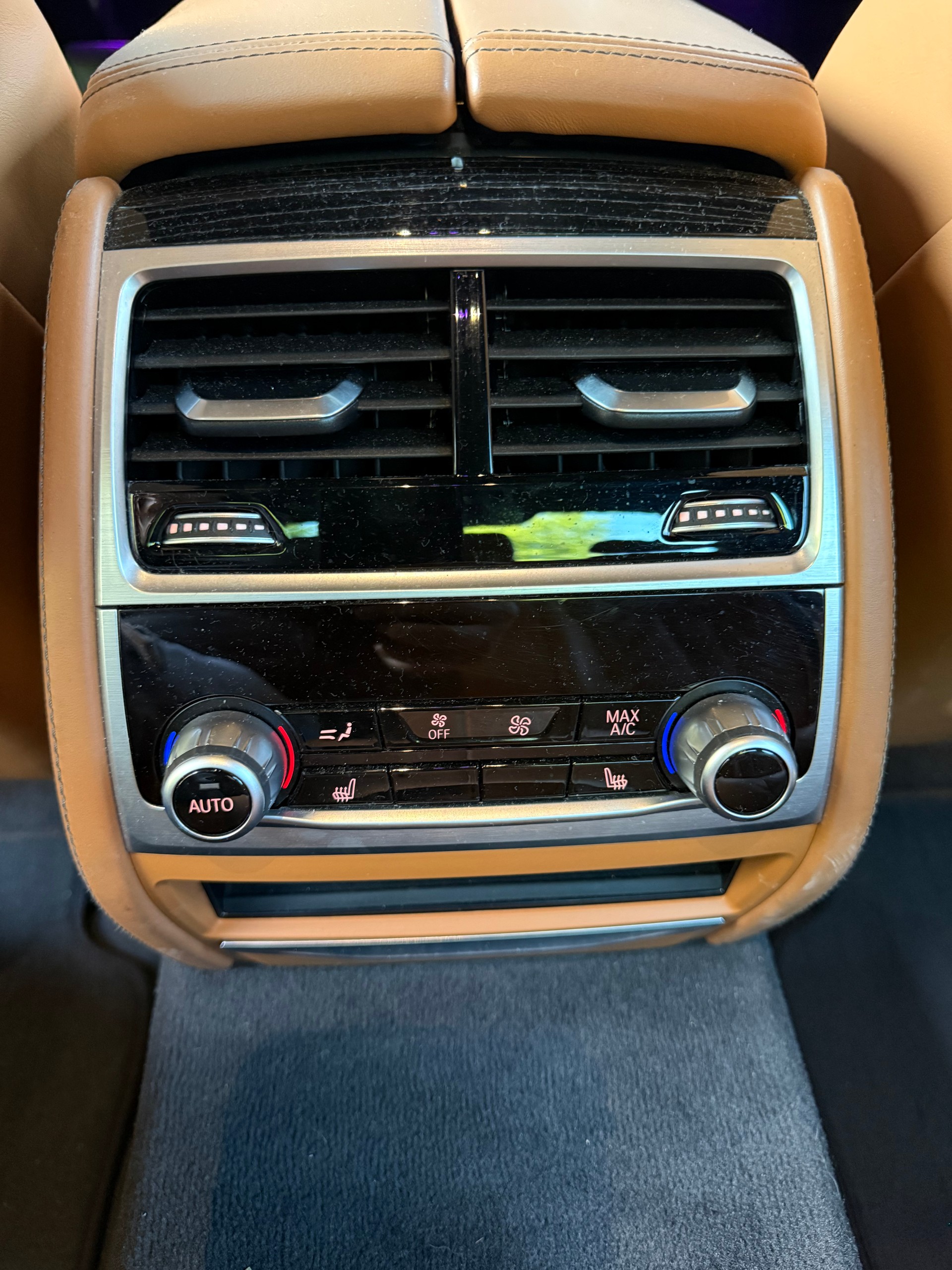 BMW 750i xDrive-image-7