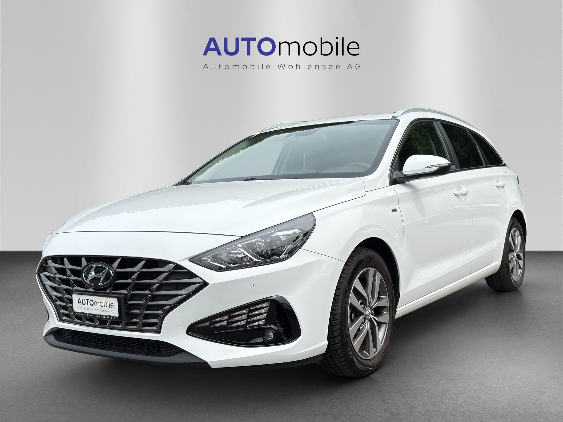 HYUNDAI i30 Wagon 1.5 T-GDi Amplia 48V MH DCT-image-1
