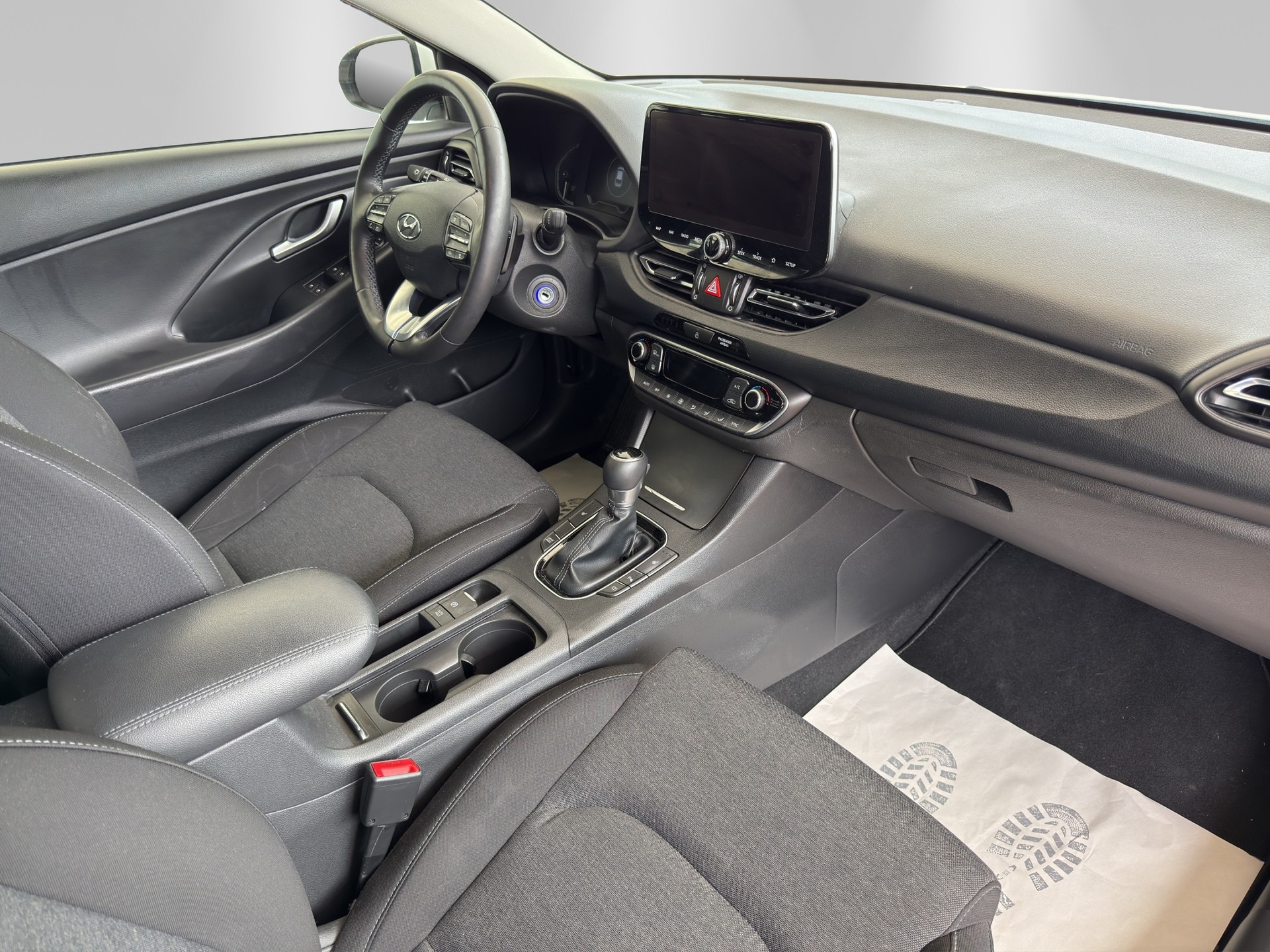 HYUNDAI i30 Wagon 1.5 T-GDi Amplia 48V MH DCT-image-12